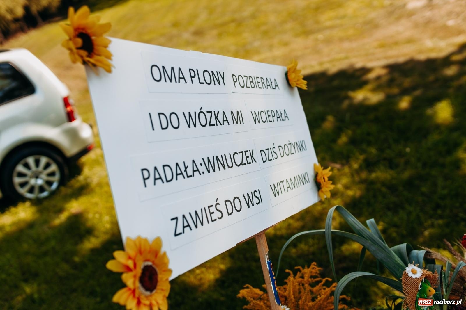 Zdjęcie w galerii na portalu naszraciborz.pl: Korowód i śląska biesiada. Dożynki w Raszczycach [FOTO i WIDEO] wiadomości z regionu