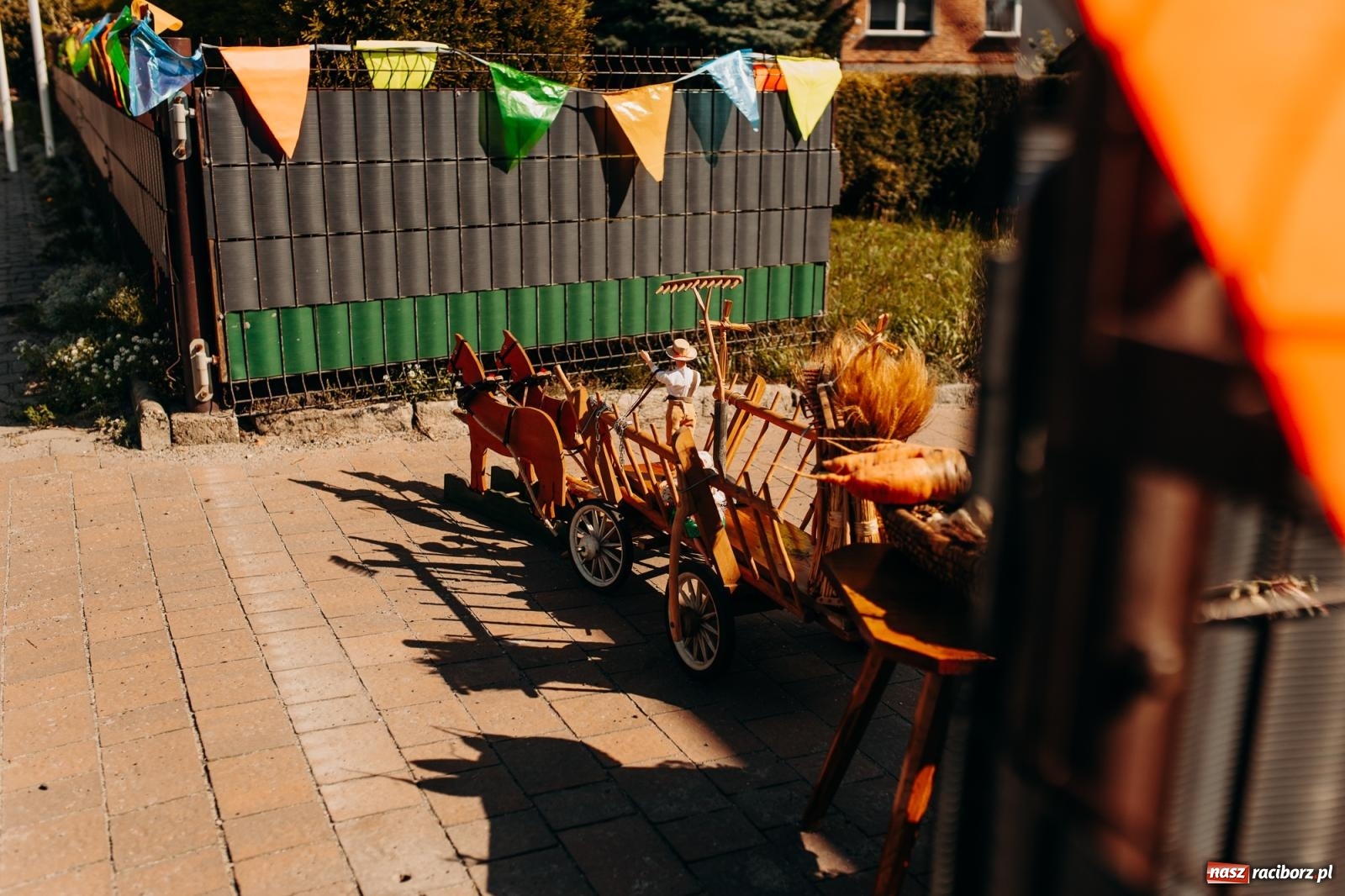 Zdjęcie w galerii na portalu naszraciborz.pl: Korowód i śląska biesiada. Dożynki w Raszczycach [FOTO i WIDEO] wiadomości z regionu