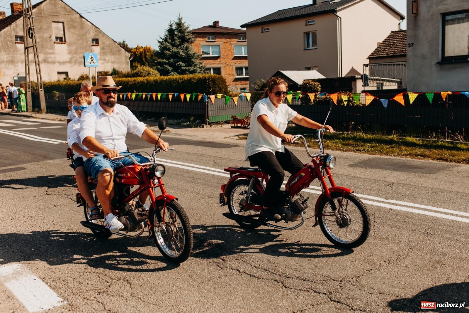 Zdjęcie w galerii na portalu naszraciborz.pl: Korowód i śląska biesiada. Dożynki w Raszczycach [FOTO i WIDEO] wiadomości z regionu