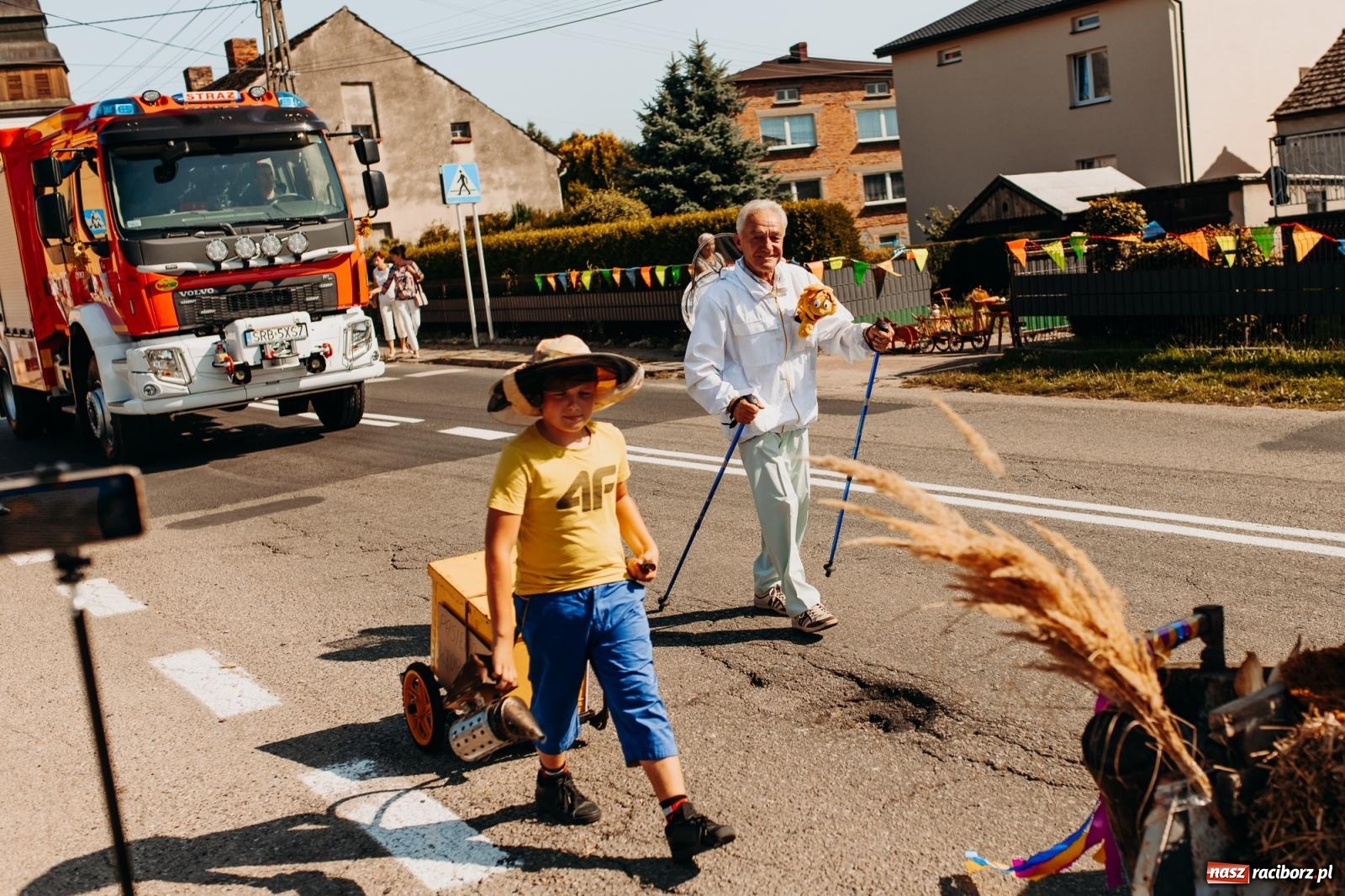 Zdjęcie w galerii na portalu naszraciborz.pl: Korowód i śląska biesiada. Dożynki w Raszczycach [FOTO i WIDEO] wiadomości z regionu