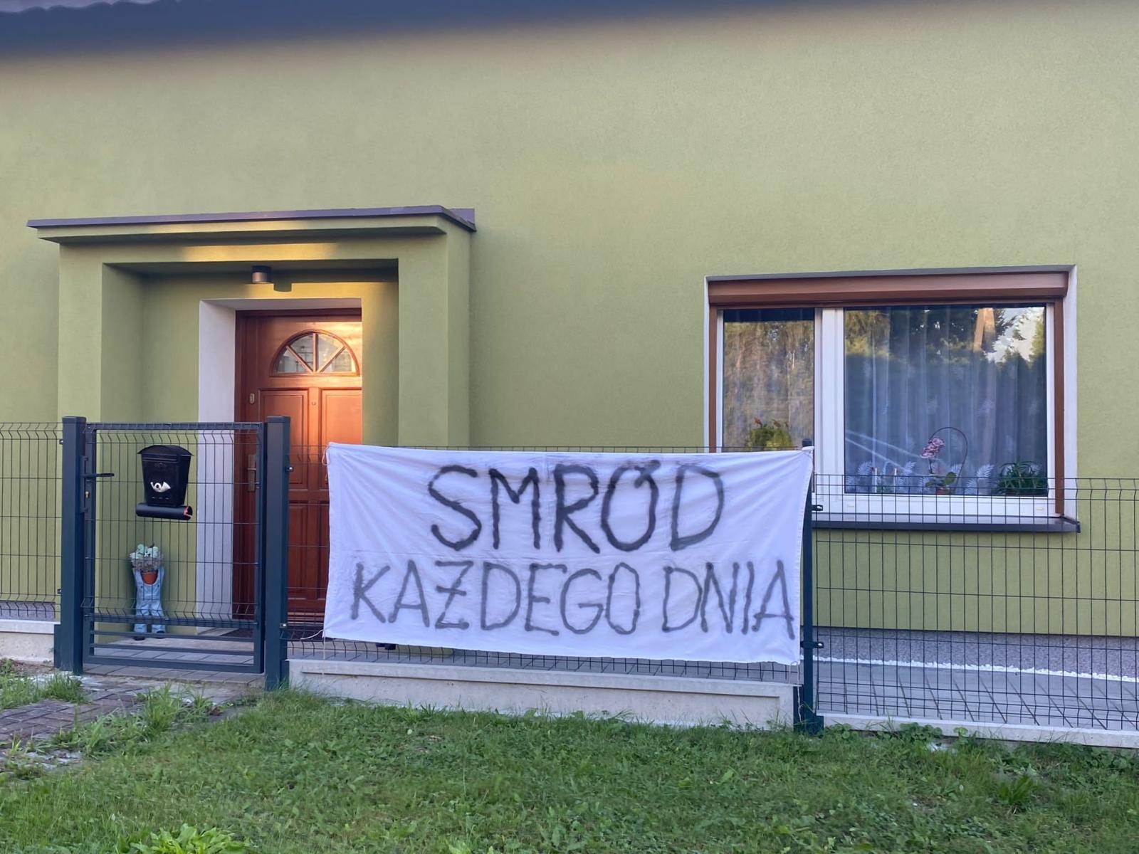 Zdjęcie w galerii na portalu naszraciborz.pl: W Brzeziu protestują, w środę sesja nadzwyczajna o odpadach wiadomości z regionu