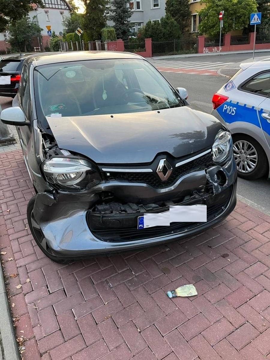 Zdjęcie w galerii na portalu naszraciborz.pl: Ponad dwa promile miał nietrzeźwy policjant, sprawca kolizji na Eichendorffa [FOTO] wiadomości z regionu