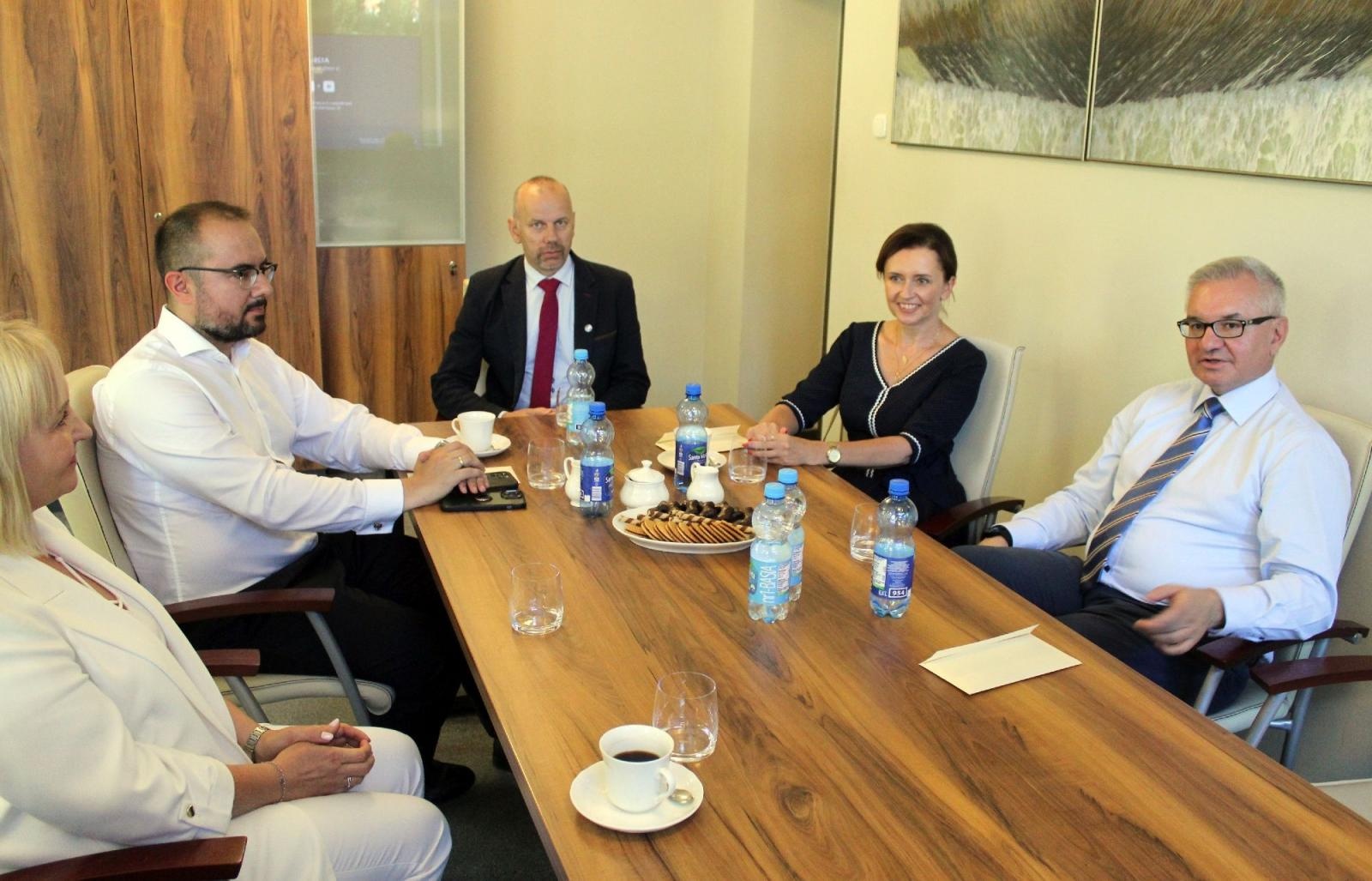 Zdjęcie w galerii na portalu naszraciborz.pl: Podsumowanie współpracy Akademii z Parlamentarzystami wiadomości z regionu