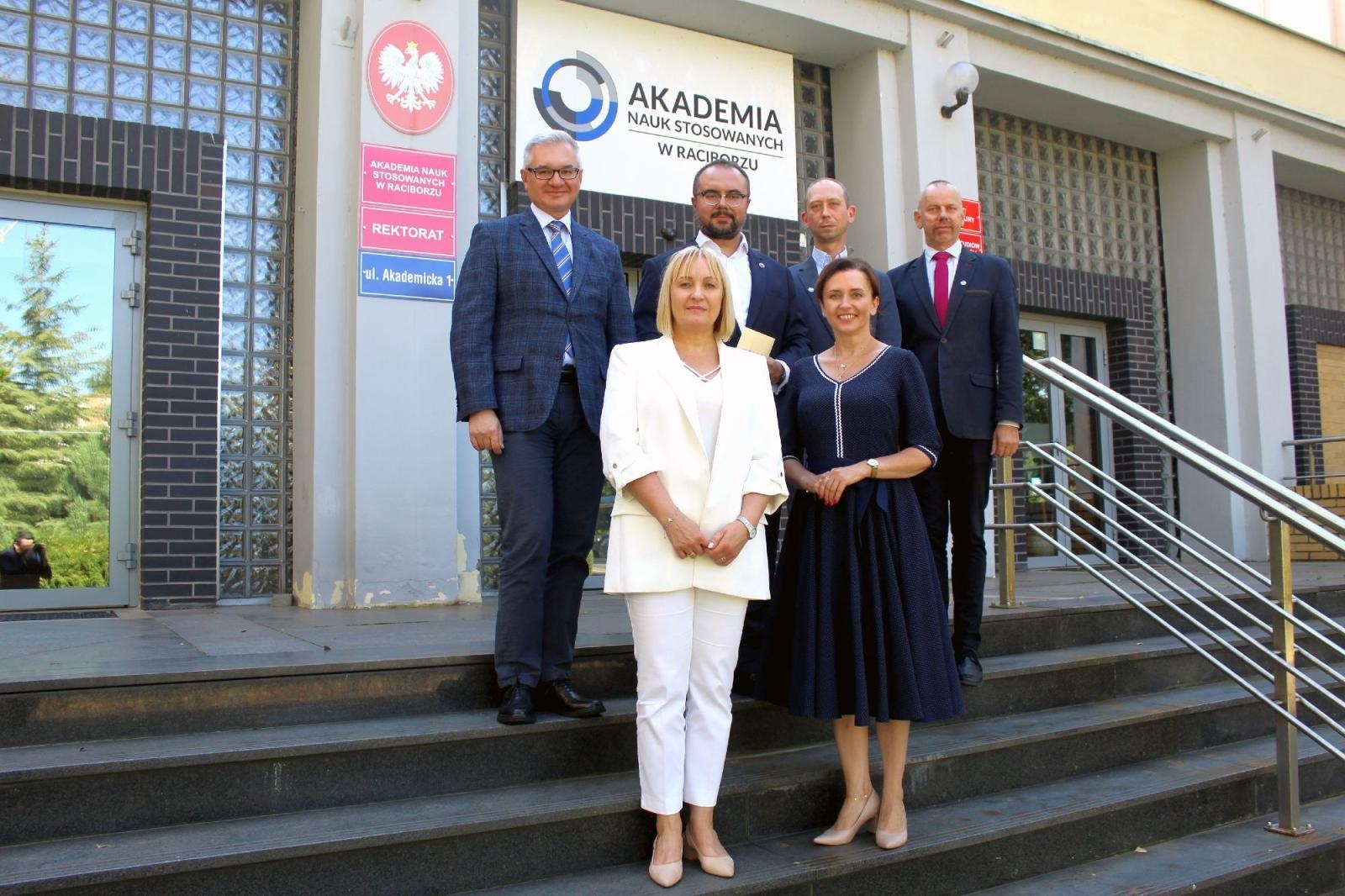 Zdjęcie w galerii na portalu naszraciborz.pl: Podsumowanie współpracy Akademii z Parlamentarzystami wiadomości z regionu