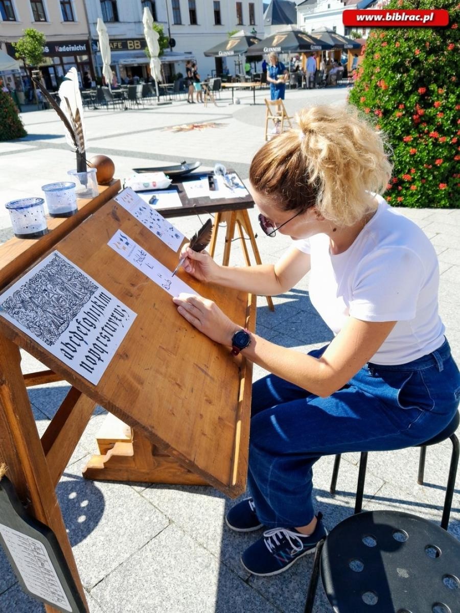 Zdjęcie w galerii na portalu naszraciborz.pl: Raciborska Biblioteka na rynku w Karwinie-Frysztacie wiadomości z regionu