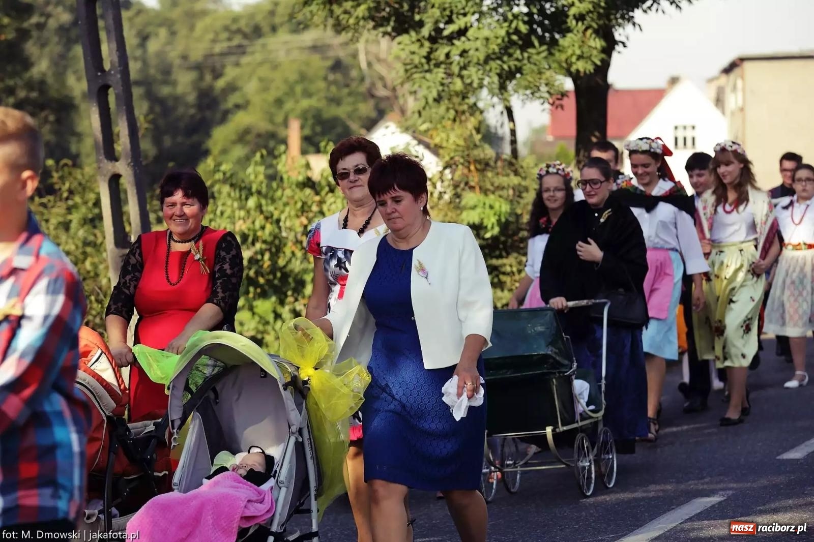 Zdjęcie w galerii na portalu naszraciborz.pl: Brzeźnica zaprasza na dożynki przy ruinach pałacu w Łubowicach wiadomości z regionu