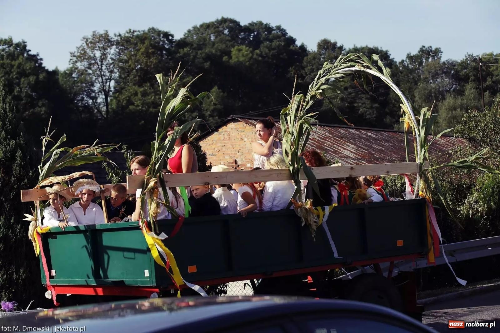 Zdjęcie w galerii na portalu naszraciborz.pl: Brzeźnica zaprasza na dożynki przy ruinach pałacu w Łubowicach wiadomości z regionu