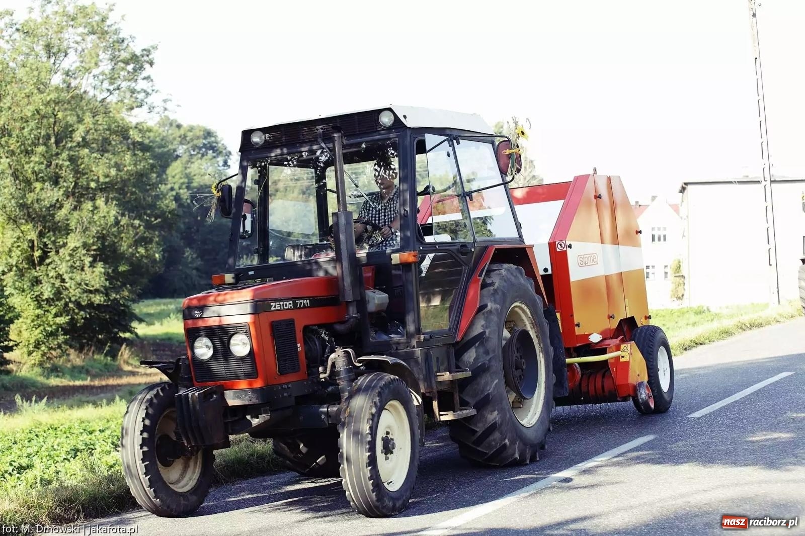 Zdjęcie w galerii na portalu naszraciborz.pl: Brzeźnica zaprasza na dożynki przy ruinach pałacu w Łubowicach wiadomości z regionu