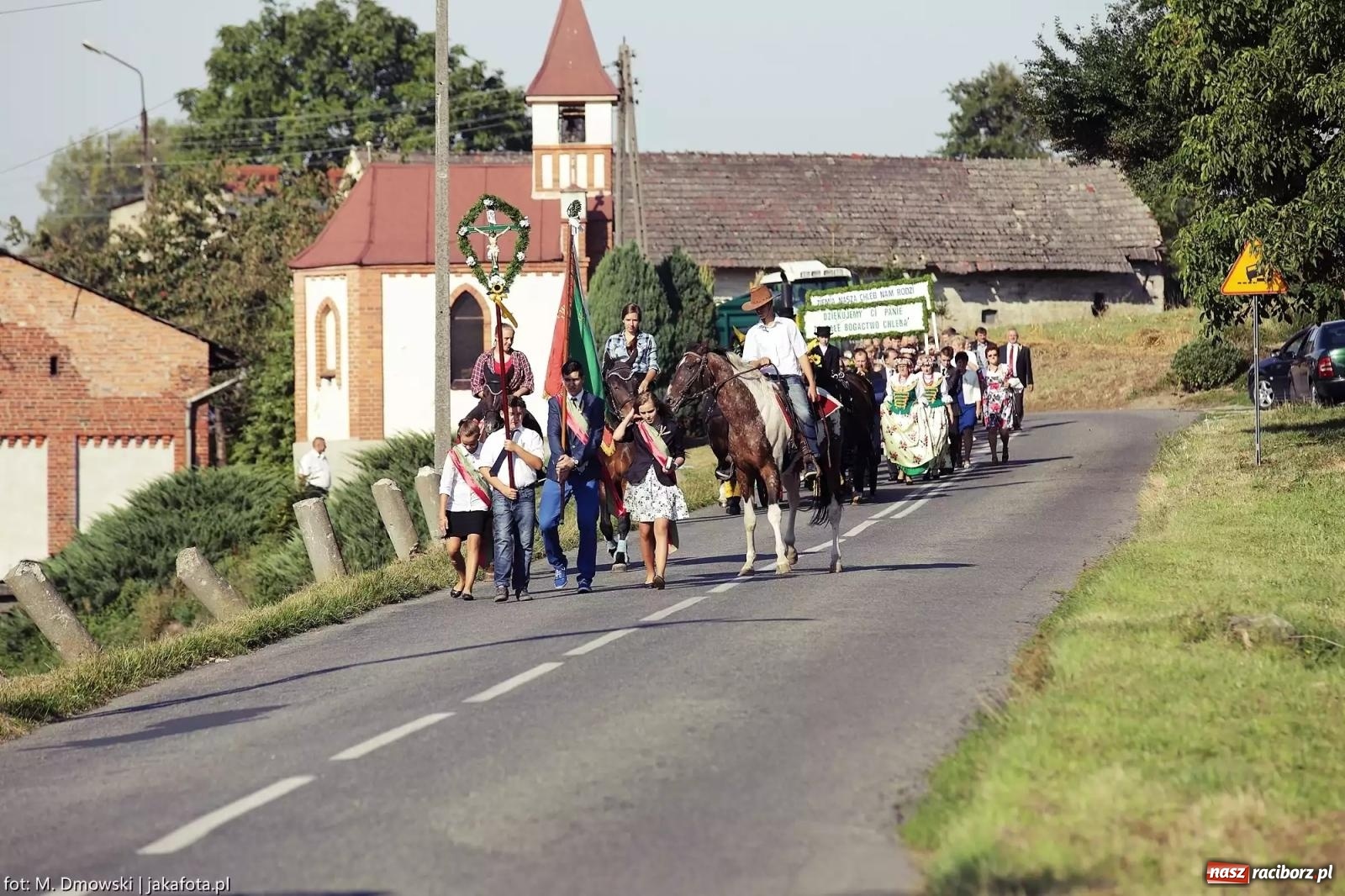 Zdjęcie w galerii na portalu naszraciborz.pl: Brzeźnica zaprasza na dożynki przy ruinach pałacu w Łubowicach wiadomości z regionu