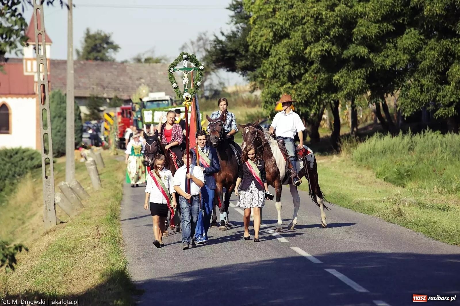 Zdjęcie w galerii na portalu naszraciborz.pl: Brzeźnica zaprasza na dożynki przy ruinach pałacu w Łubowicach wiadomości z regionu