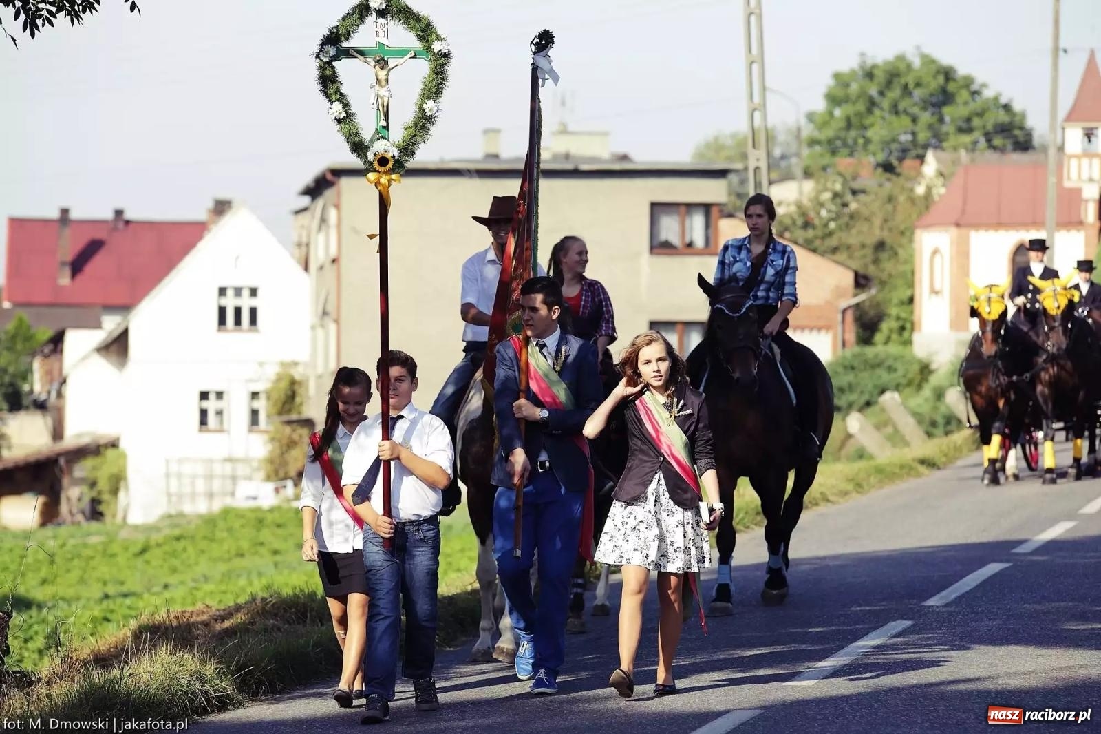 Zdjęcie w galerii na portalu naszraciborz.pl: Brzeźnica zaprasza na dożynki przy ruinach pałacu w Łubowicach wiadomości z regionu
