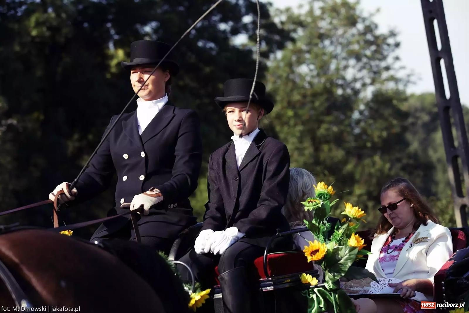 Zdjęcie w galerii na portalu naszraciborz.pl: Brzeźnica zaprasza na dożynki przy ruinach pałacu w Łubowicach wiadomości z regionu