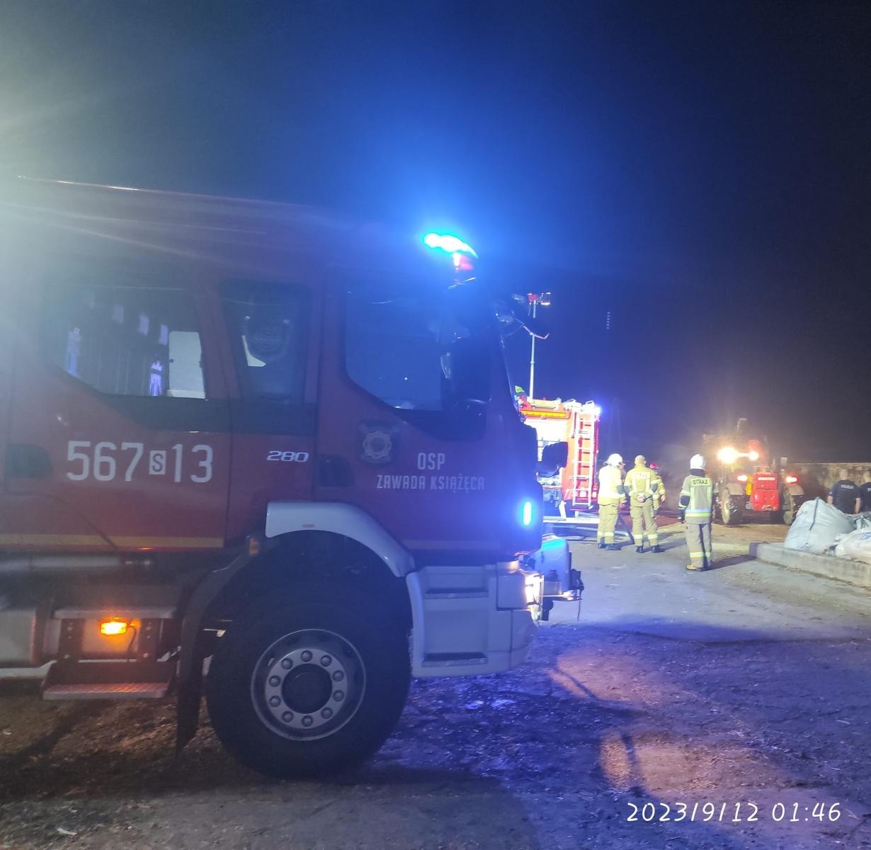 Zdjęcie w galerii na portalu naszraciborz.pl: Raport 998. Nocny pożar obornika w Ciechowicach wiadomości z regionu