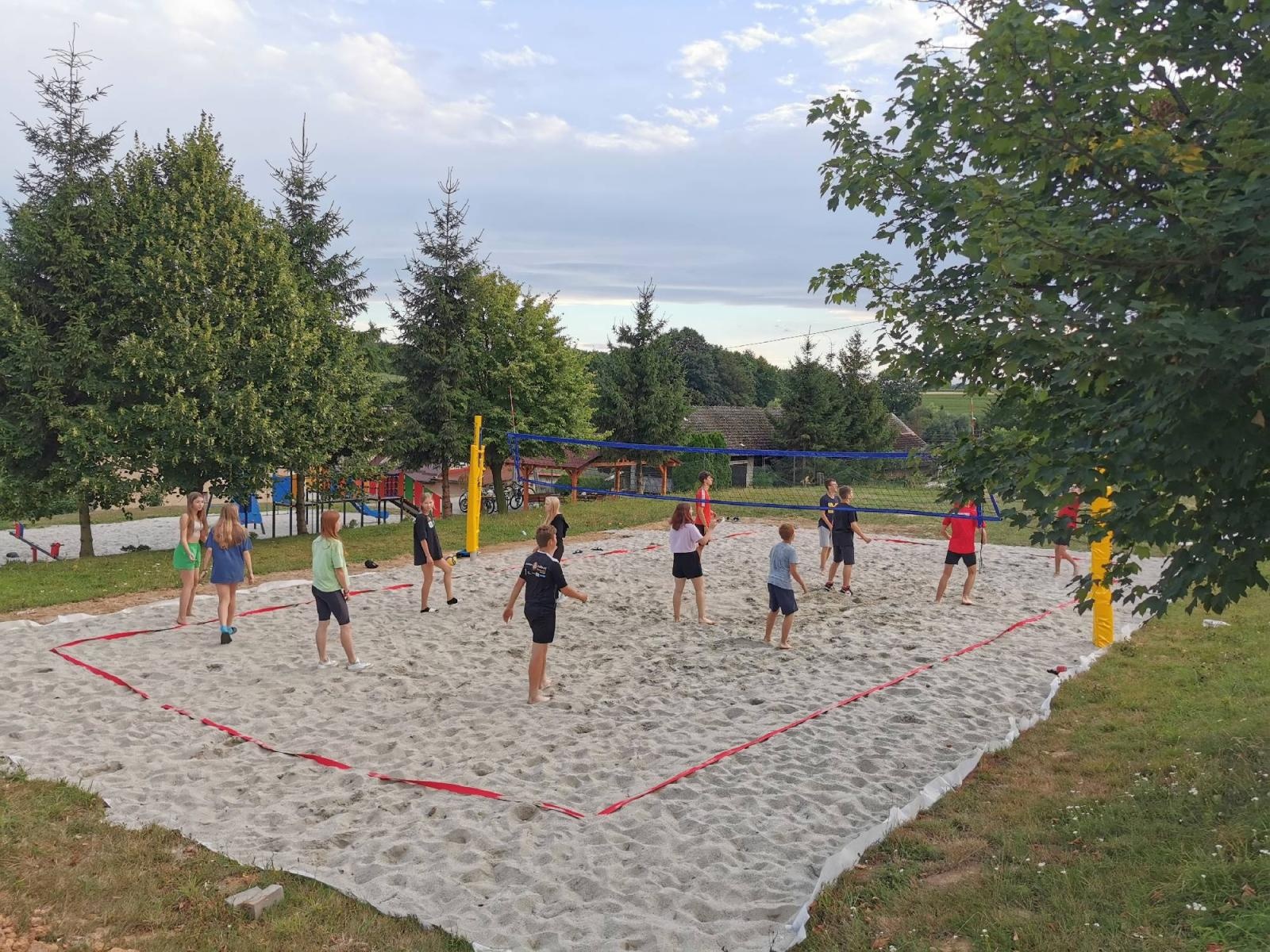 Zdjęcie w galerii na portalu naszraciborz.pl: Brzeźnica ma swoje boisko do plażówki wiadomości z regionu