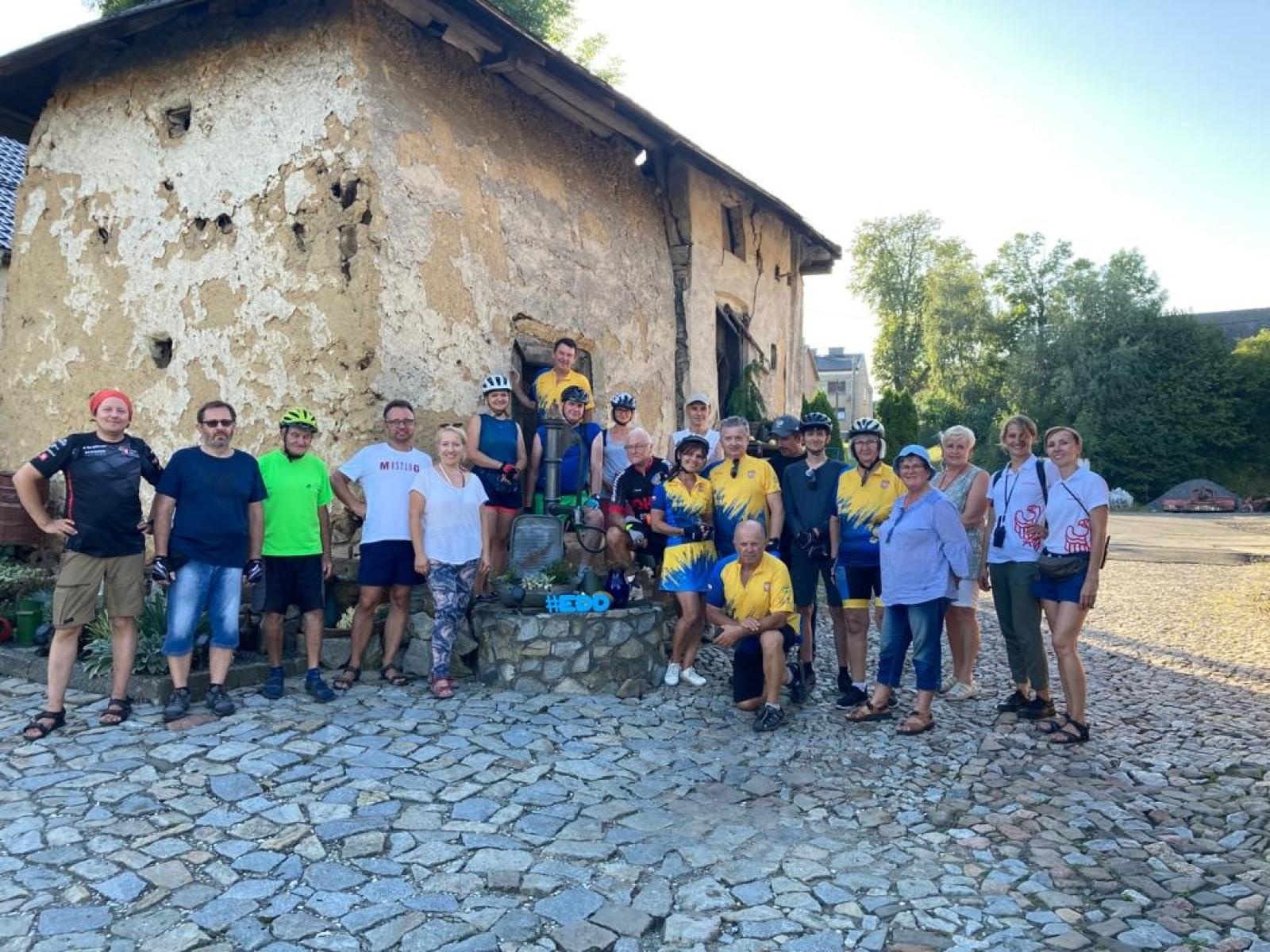 Zdjęcie w galerii na portalu naszraciborz.pl: Rowerzyści podążyli szlakiem raciborskich spichlerzy wiadomości z regionu