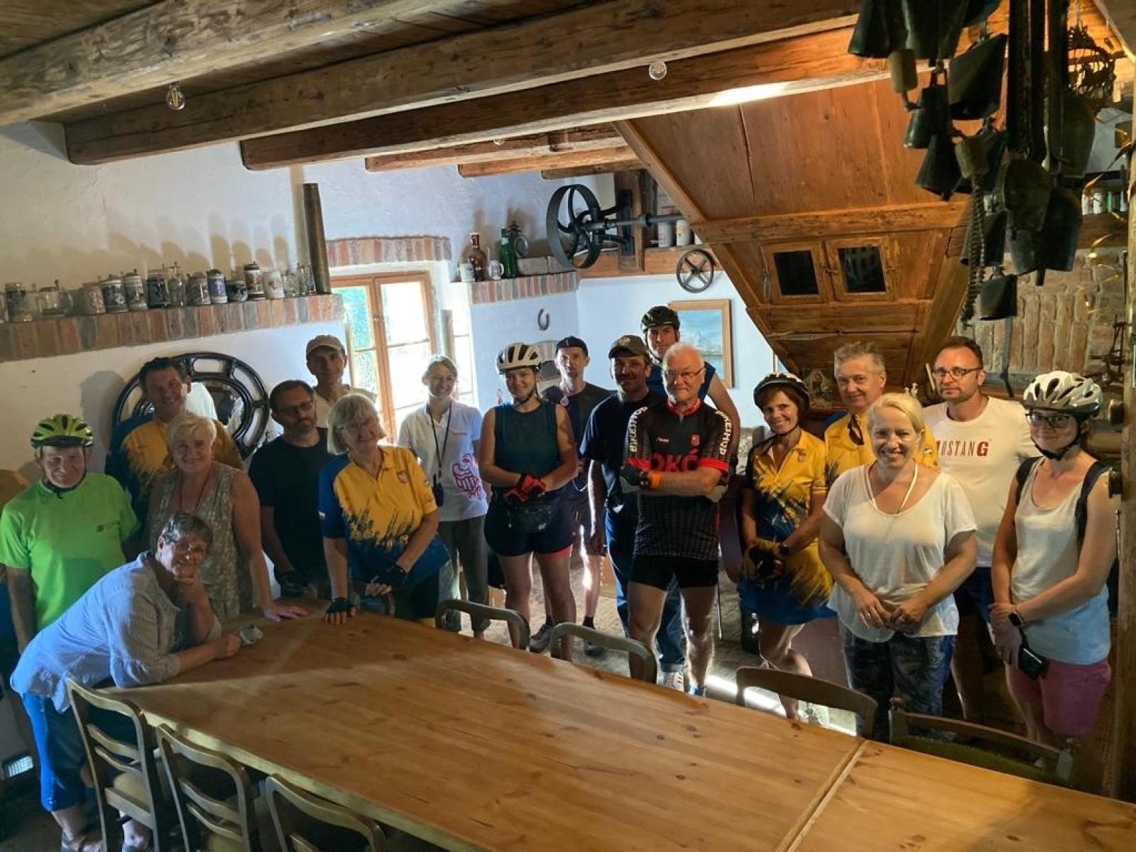 Zdjęcie w galerii na portalu naszraciborz.pl: Rowerzyści podążyli szlakiem raciborskich spichlerzy wiadomości z regionu