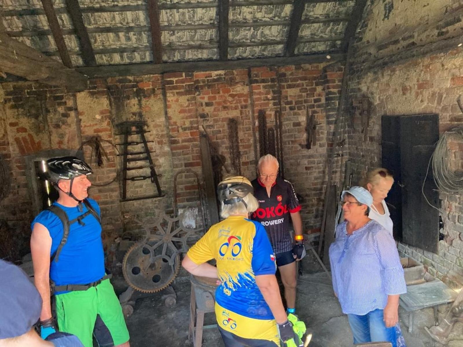 Zdjęcie w galerii na portalu naszraciborz.pl: Rowerzyści podążyli szlakiem raciborskich spichlerzy wiadomości z regionu