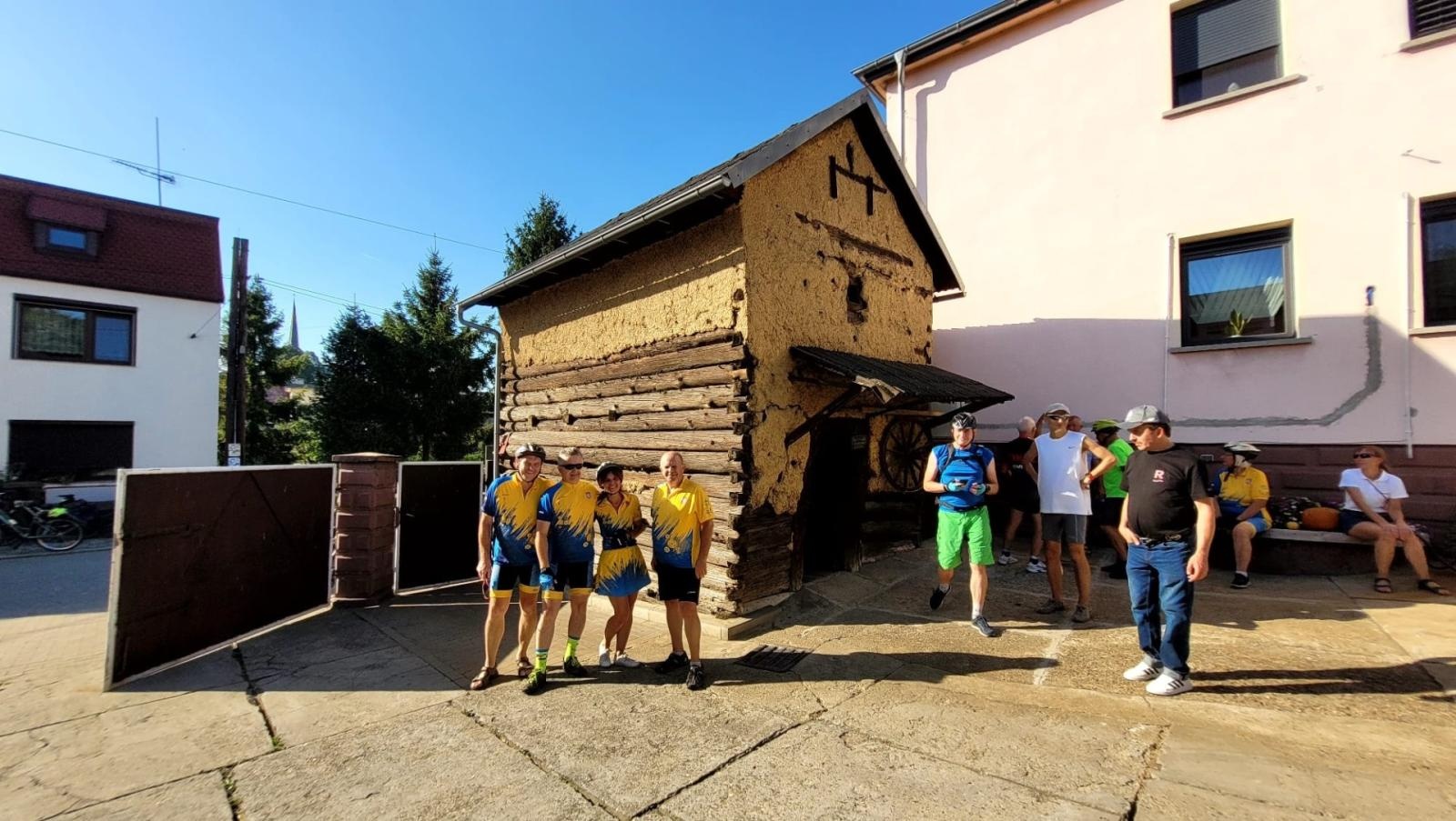 Zdjęcie w galerii na portalu naszraciborz.pl: Rowerzyści podążyli szlakiem raciborskich spichlerzy wiadomości z regionu