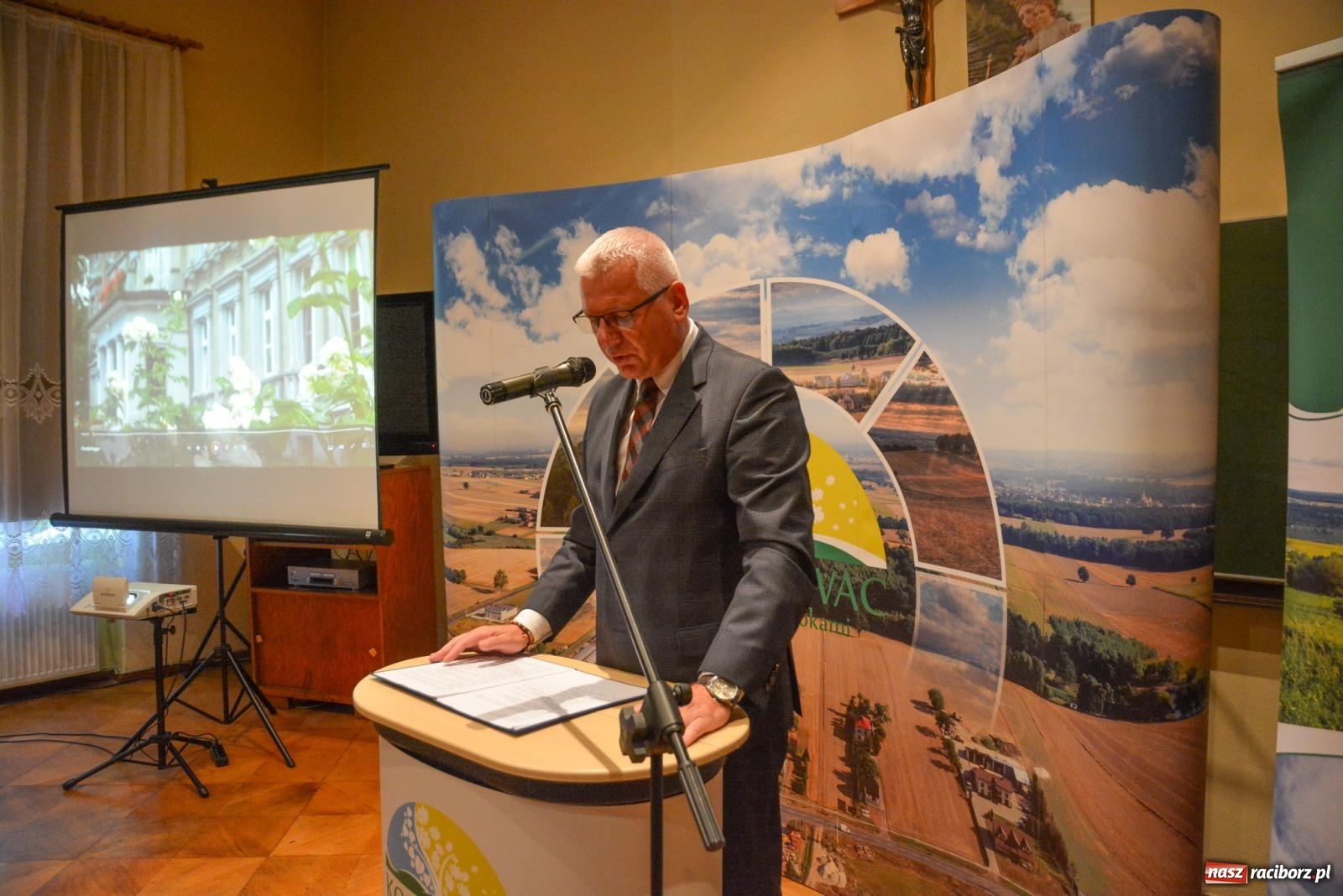 Zdjęcie w galerii na portalu naszraciborz.pl: Polenlagry - niemieckie obozy na Śląsku. Konferencja w Pogrzebieniu wiadomości z regionu