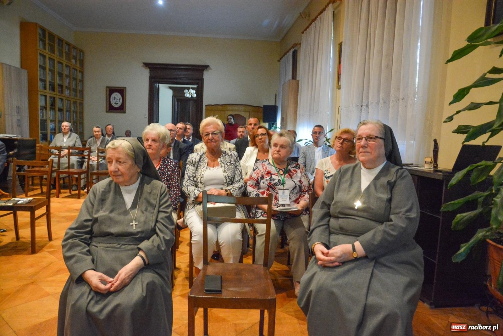 Zdjęcie w galerii na portalu naszraciborz.pl: Polenlagry - niemieckie obozy na Śląsku. Konferencja w Pogrzebieniu wiadomości z regionu