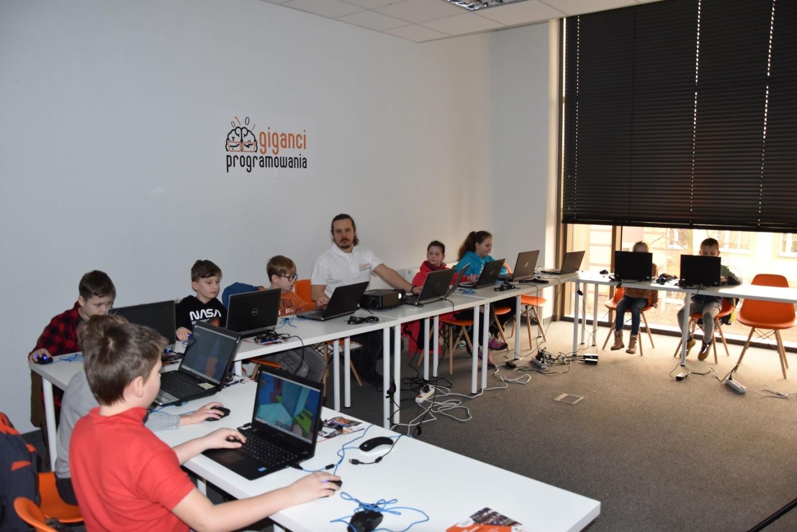 Zdjęcie w galerii na portalu naszraciborz.pl: Zapewnij dziecku lepszy start w przyszłość wiadomości z regionu