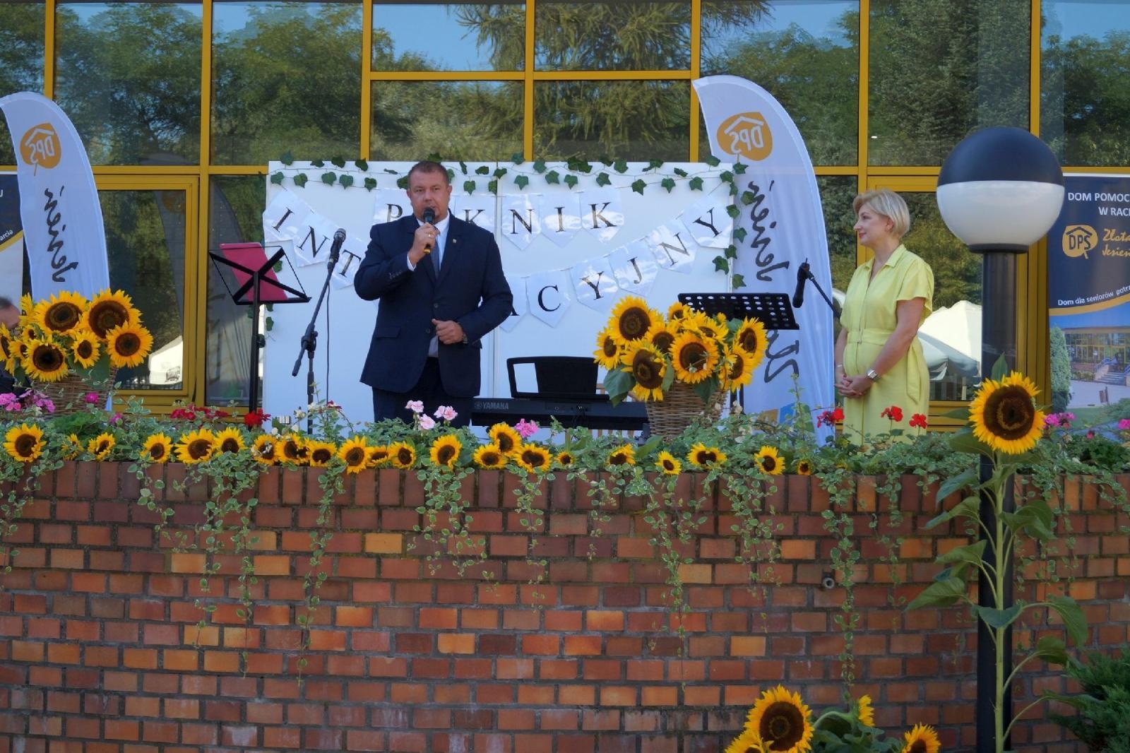 Zdjęcie w galerii na portalu naszraciborz.pl: Piknik integracyjny w raciborskiej Złotej Jesieni wiadomości z regionu