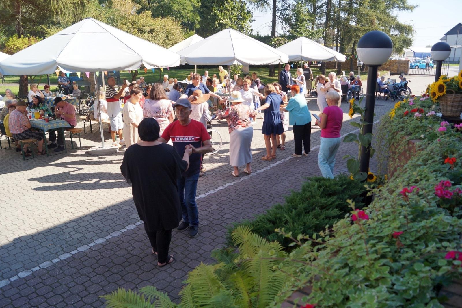 Zdjęcie w galerii na portalu naszraciborz.pl: Piknik integracyjny w raciborskiej Złotej Jesieni wiadomości z regionu