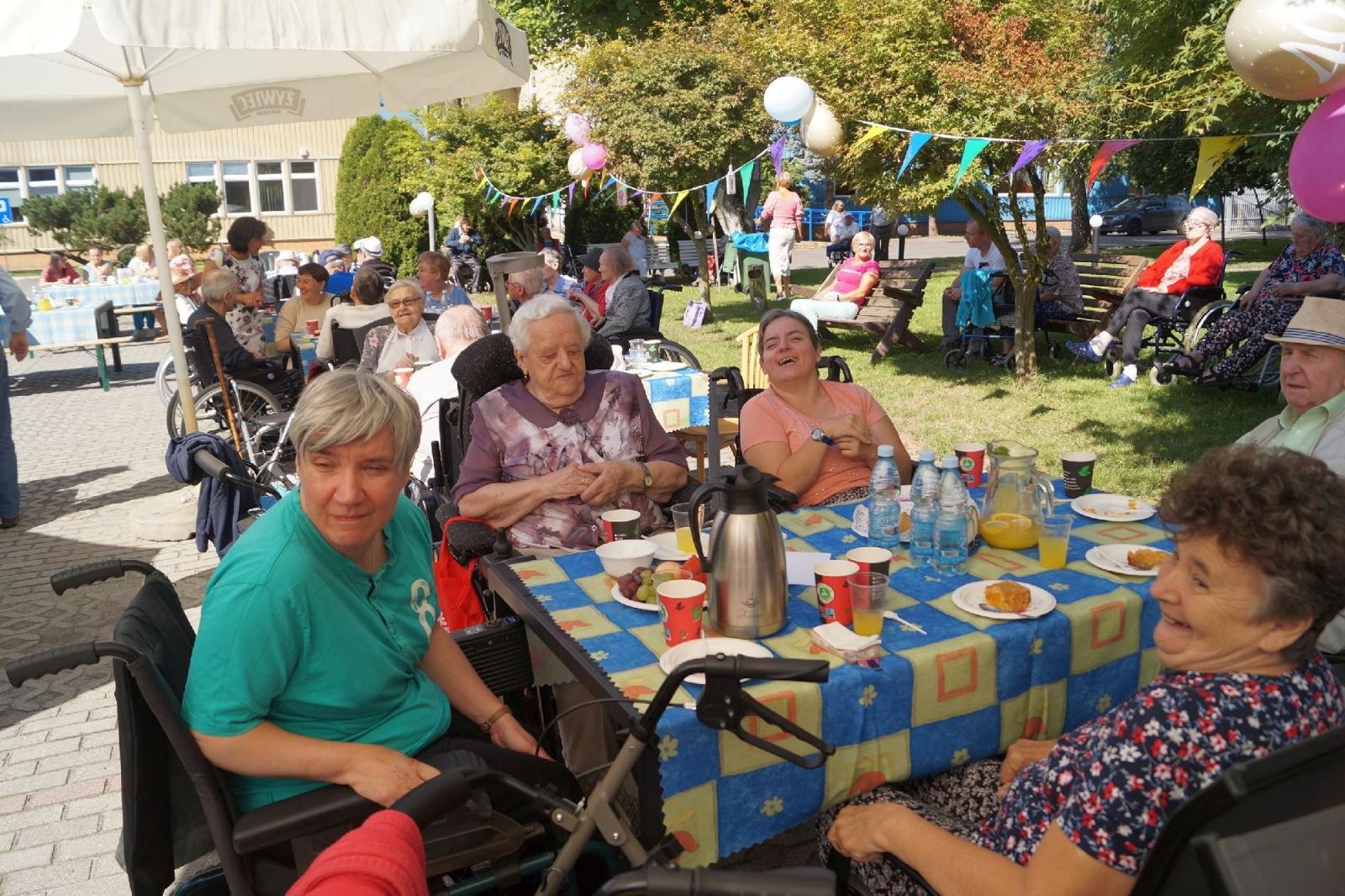 Zdjęcie w galerii na portalu naszraciborz.pl: Piknik integracyjny w raciborskiej Złotej Jesieni wiadomości z regionu