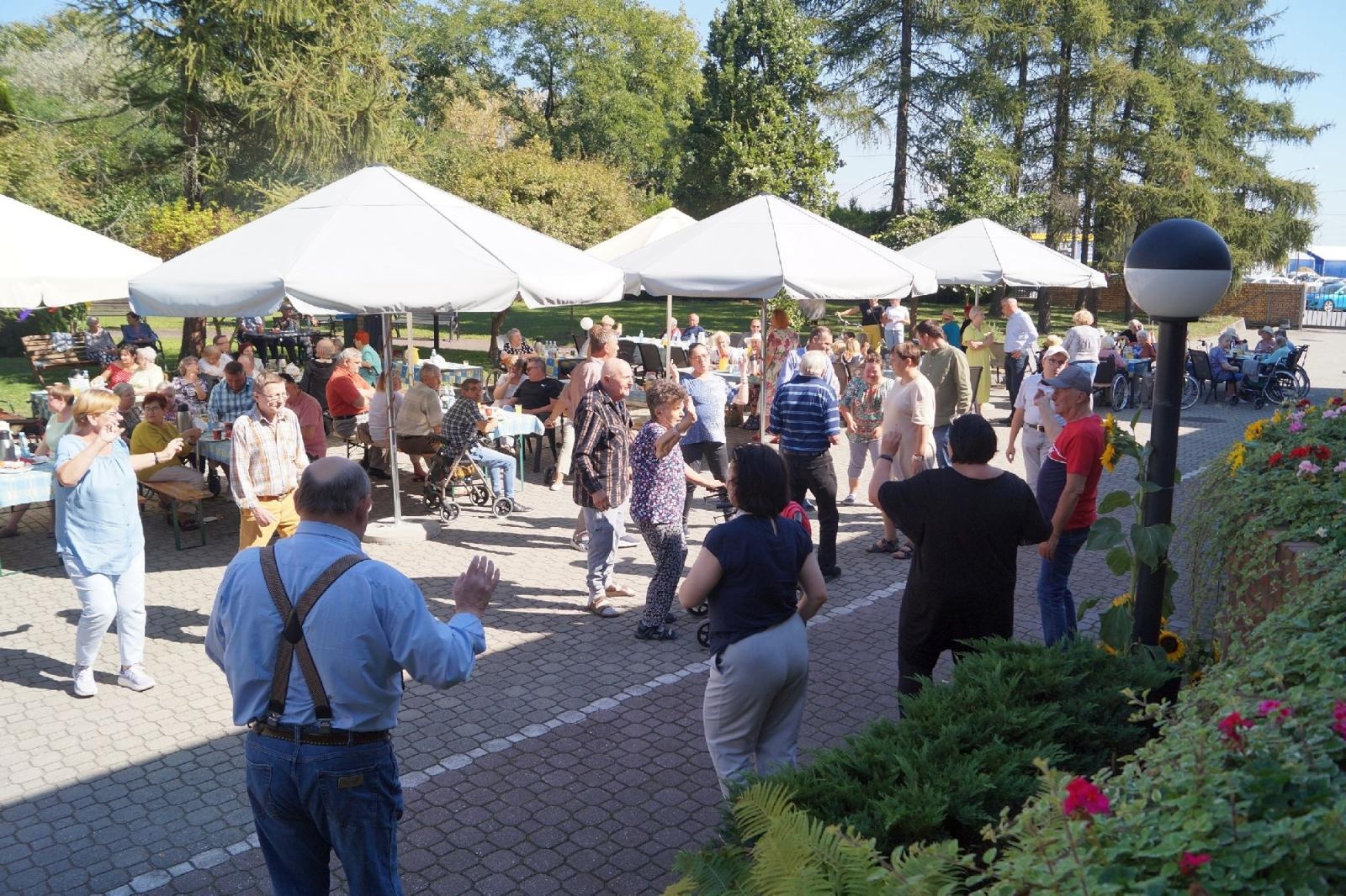 Zdjęcie w galerii na portalu naszraciborz.pl: Piknik integracyjny w raciborskiej Złotej Jesieni wiadomości z regionu