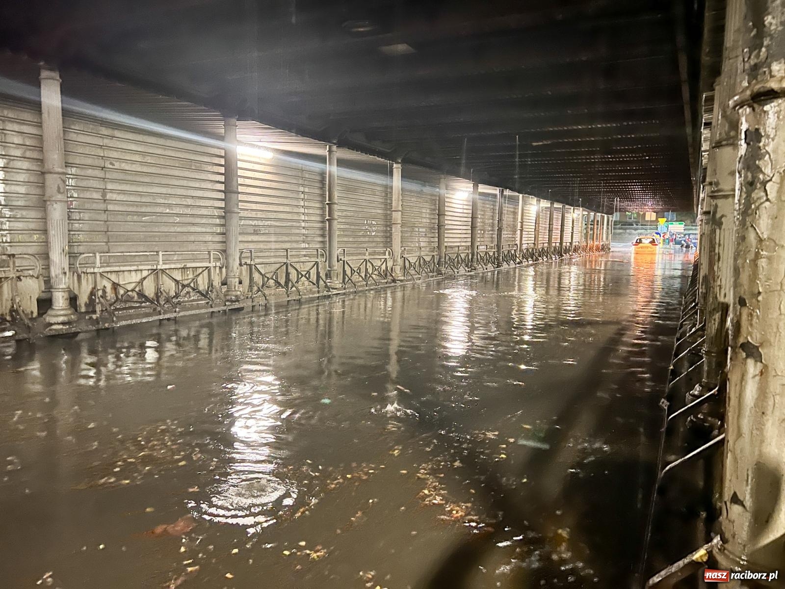 Zdjęcie w galerii na portalu naszraciborz.pl: Ulewny deszcz spowodował liczne podtopienia w powiecie raciborskim [FOTO i WIDEO] wiadomości z regionu