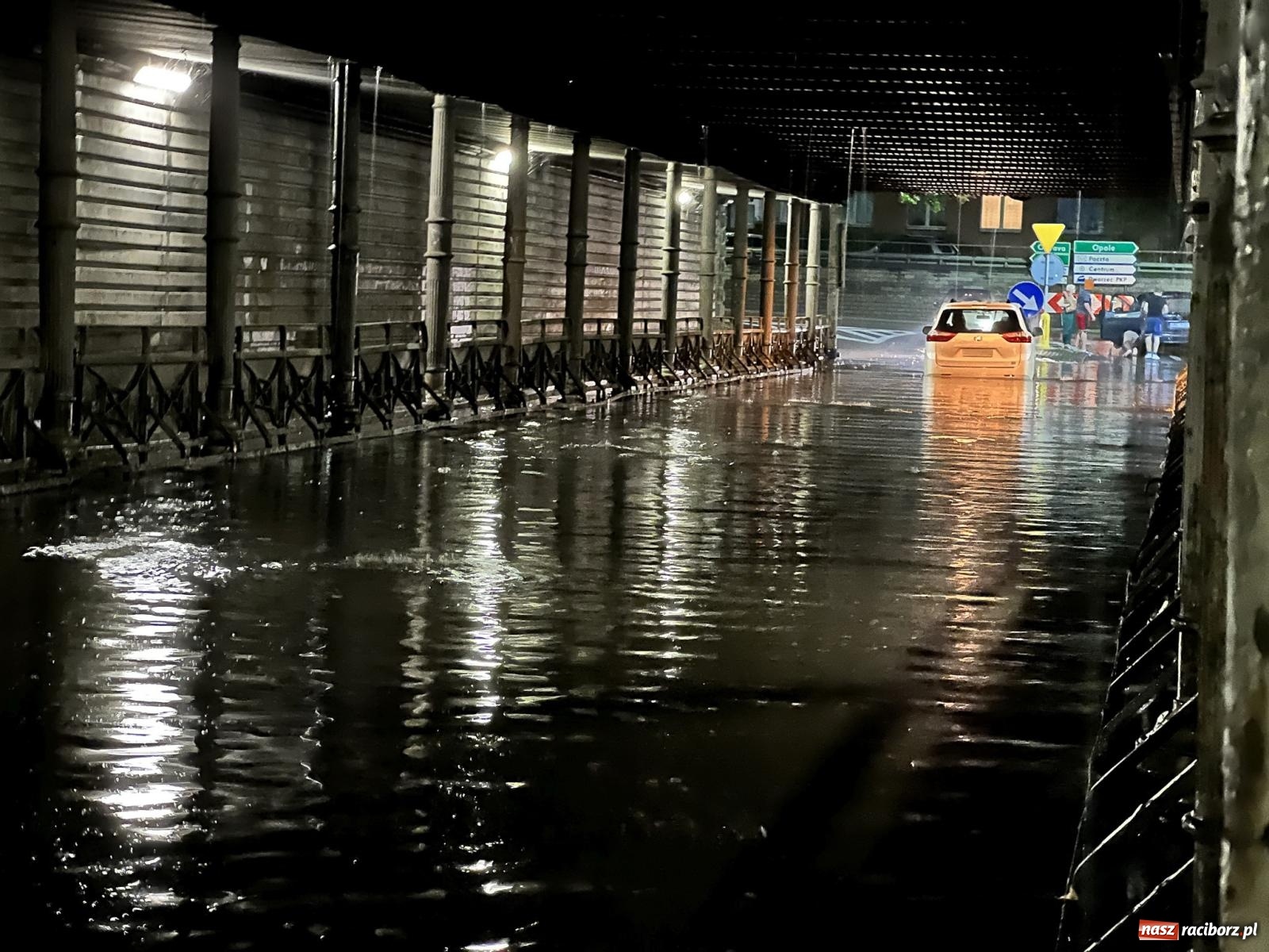 Zdjęcie w galerii na portalu naszraciborz.pl: Ulewny deszcz spowodował liczne podtopienia w powiecie raciborskim [FOTO i WIDEO] wiadomości z regionu
