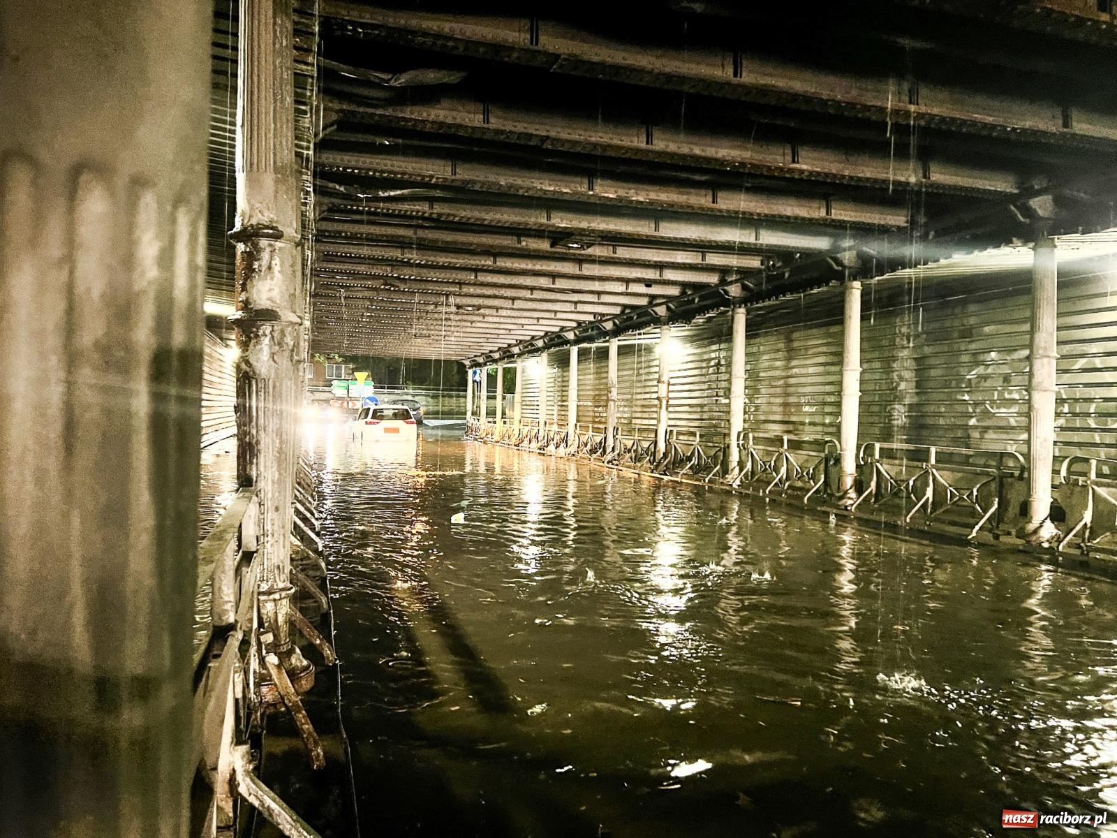 Zdjęcie w galerii na portalu naszraciborz.pl: Ulewny deszcz spowodował liczne podtopienia w powiecie raciborskim [FOTO i WIDEO] wiadomości z regionu