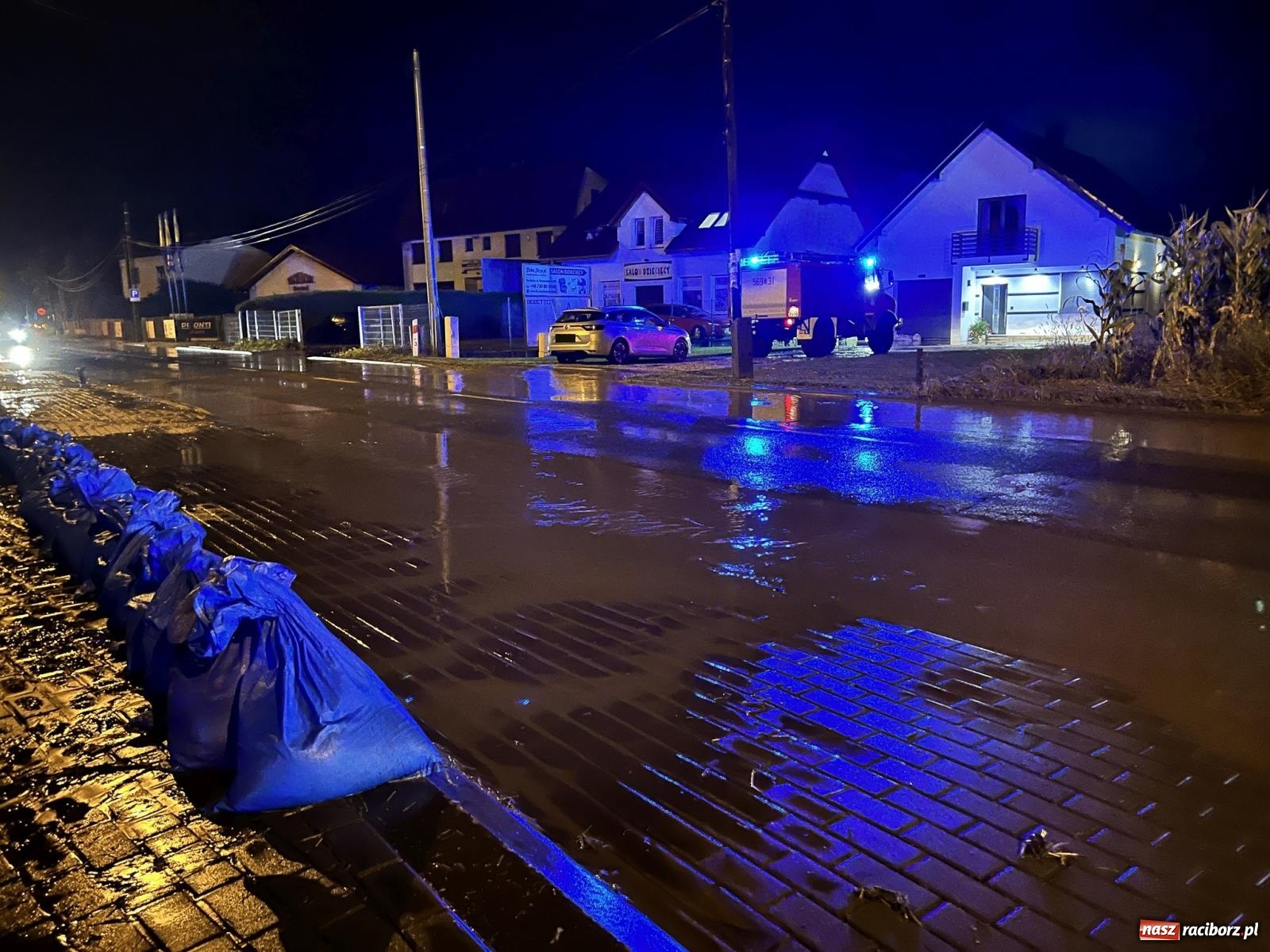 Zdjęcie w galerii na portalu naszraciborz.pl: Ulewny deszcz spowodował liczne podtopienia w powiecie raciborskim [FOTO i WIDEO] wiadomości z regionu