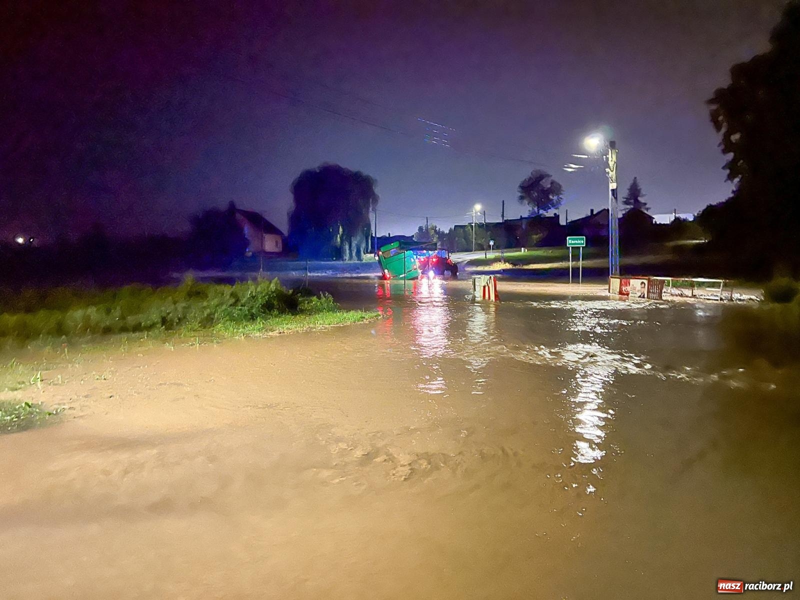 Zdjęcie w galerii na portalu naszraciborz.pl: Ulewny deszcz spowodował liczne podtopienia w powiecie raciborskim [FOTO i WIDEO] wiadomości z regionu