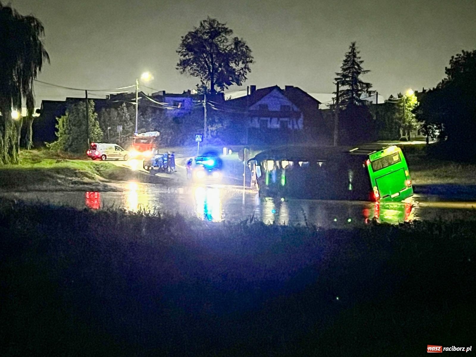 Zdjęcie w galerii na portalu naszraciborz.pl: Ulewny deszcz spowodował liczne podtopienia w powiecie raciborskim [FOTO i WIDEO] wiadomości z regionu