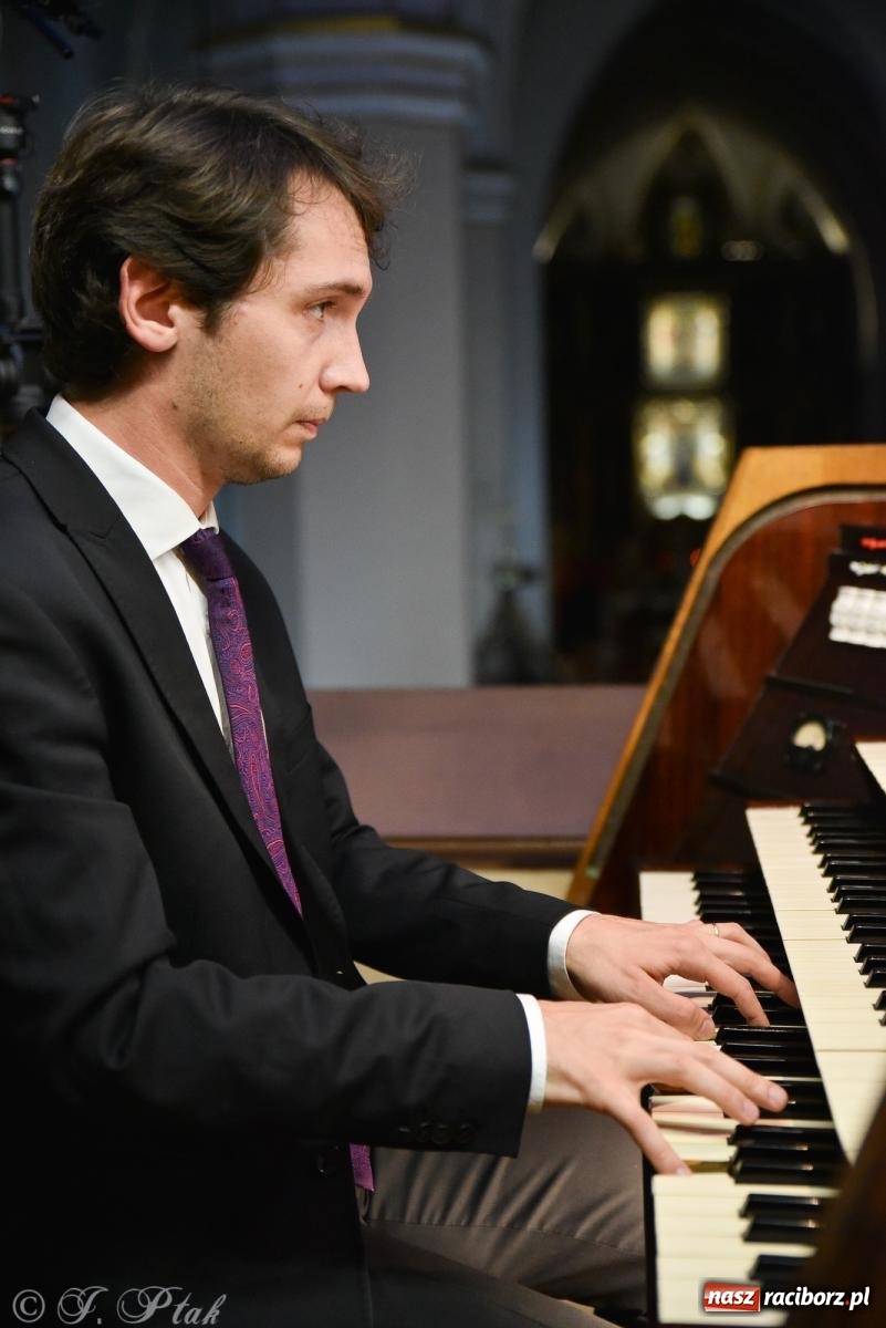 Zdjęcie w galerii na portalu naszraciborz.pl: Profesor improwizacji dał koncert w kościele farnym [FOTO] wiadomości z regionu