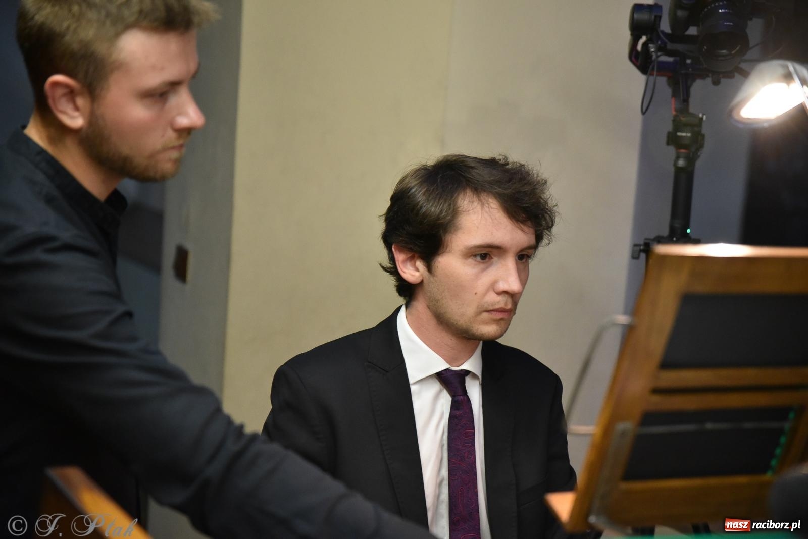 Zdjęcie w galerii na portalu naszraciborz.pl: Profesor improwizacji dał koncert w kościele farnym [FOTO] wiadomości z regionu