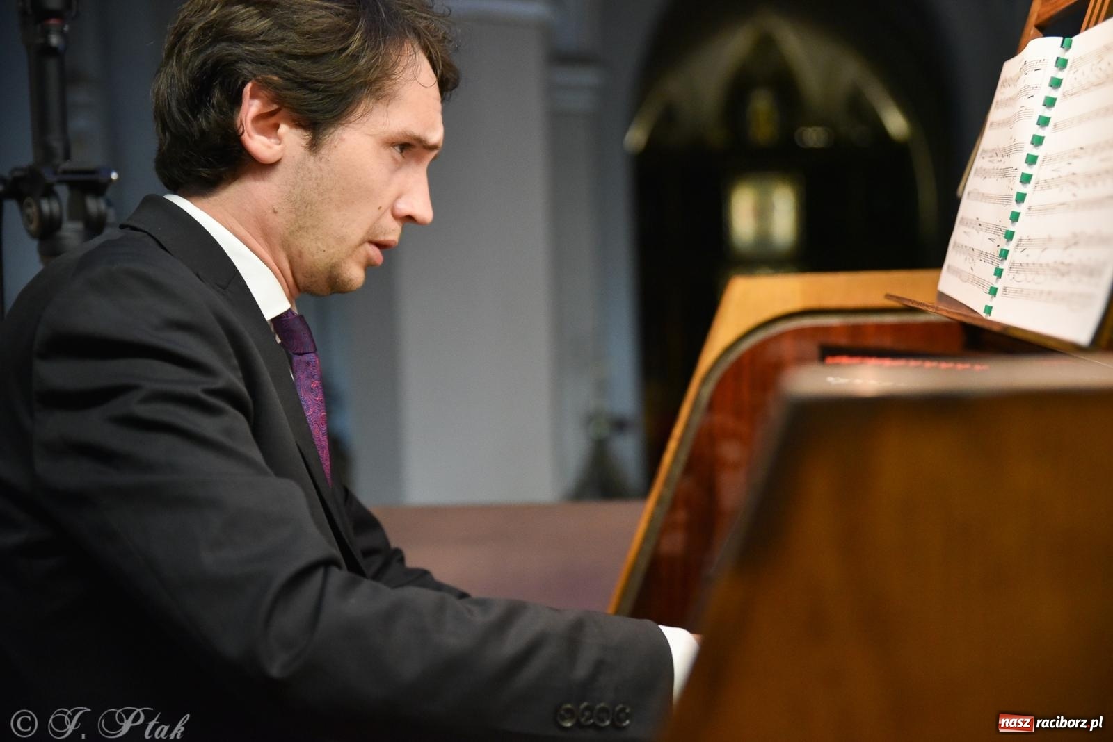 Zdjęcie w galerii na portalu naszraciborz.pl: Profesor improwizacji dał koncert w kościele farnym [FOTO] wiadomości z regionu