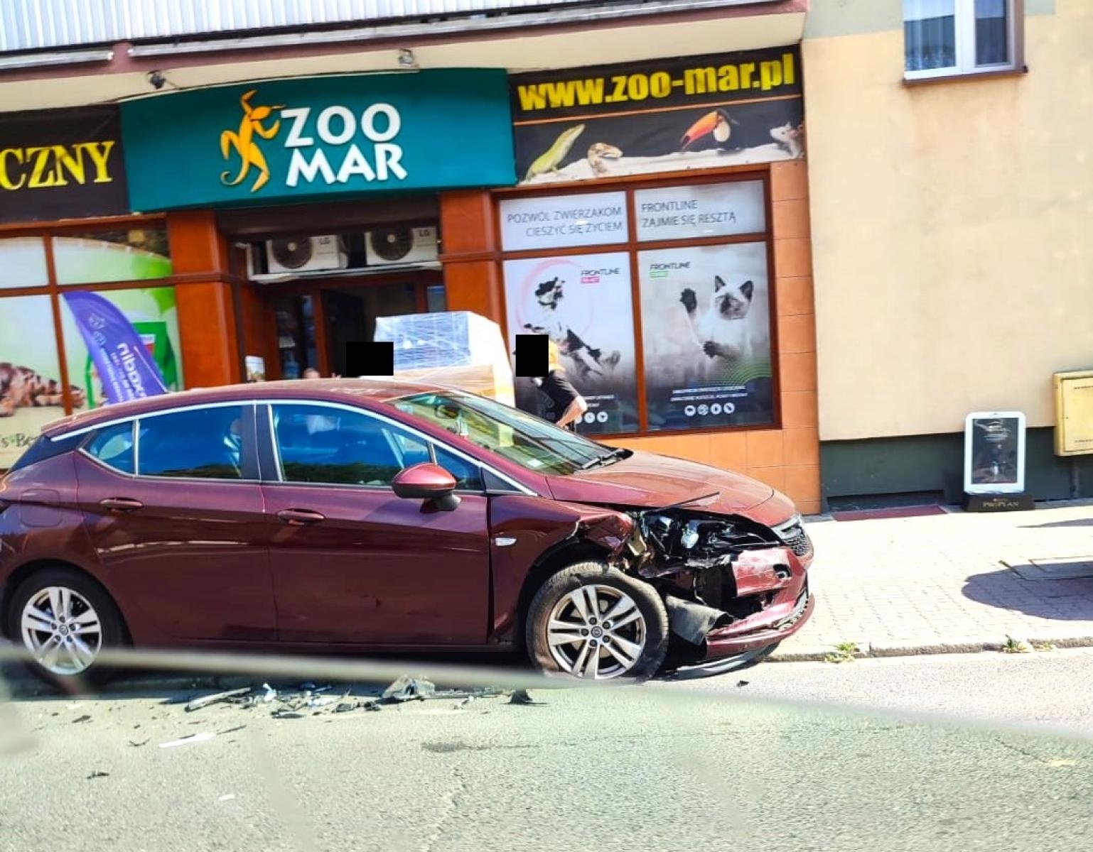 Zdjęcie w galerii na portalu naszraciborz.pl: Nieustąpienie pierwszeństwa przyczyną kolizji na Opawskiej wiadomości z regionu