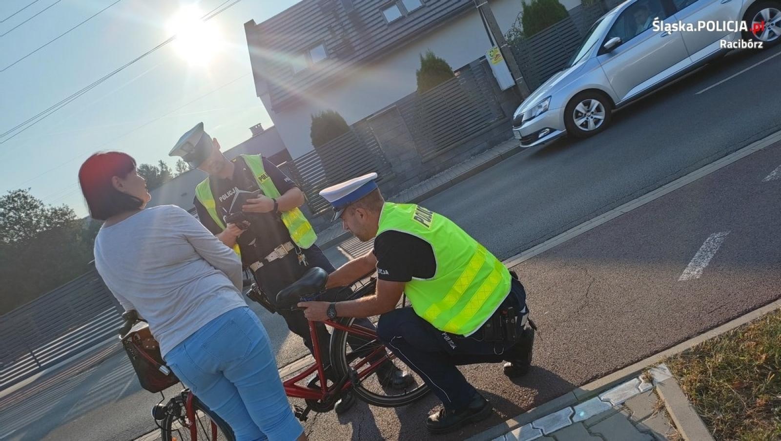 Zdjęcie w galerii na portalu naszraciborz.pl: Bezpieczny cyklista. Policyjna akcja na ulicach Raciborza wiadomości z regionu