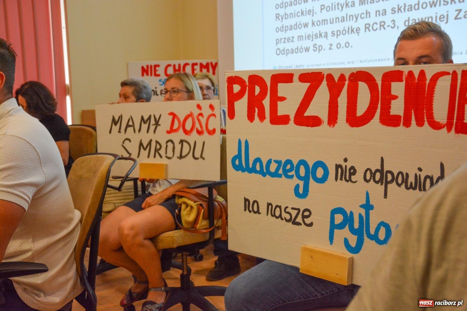 Zdjęcie w galerii na portalu naszraciborz.pl: Zakładnicy sporu. Burzliwa sesja o smrodzie na Brzeziu [FOTO] wiadomości z regionu