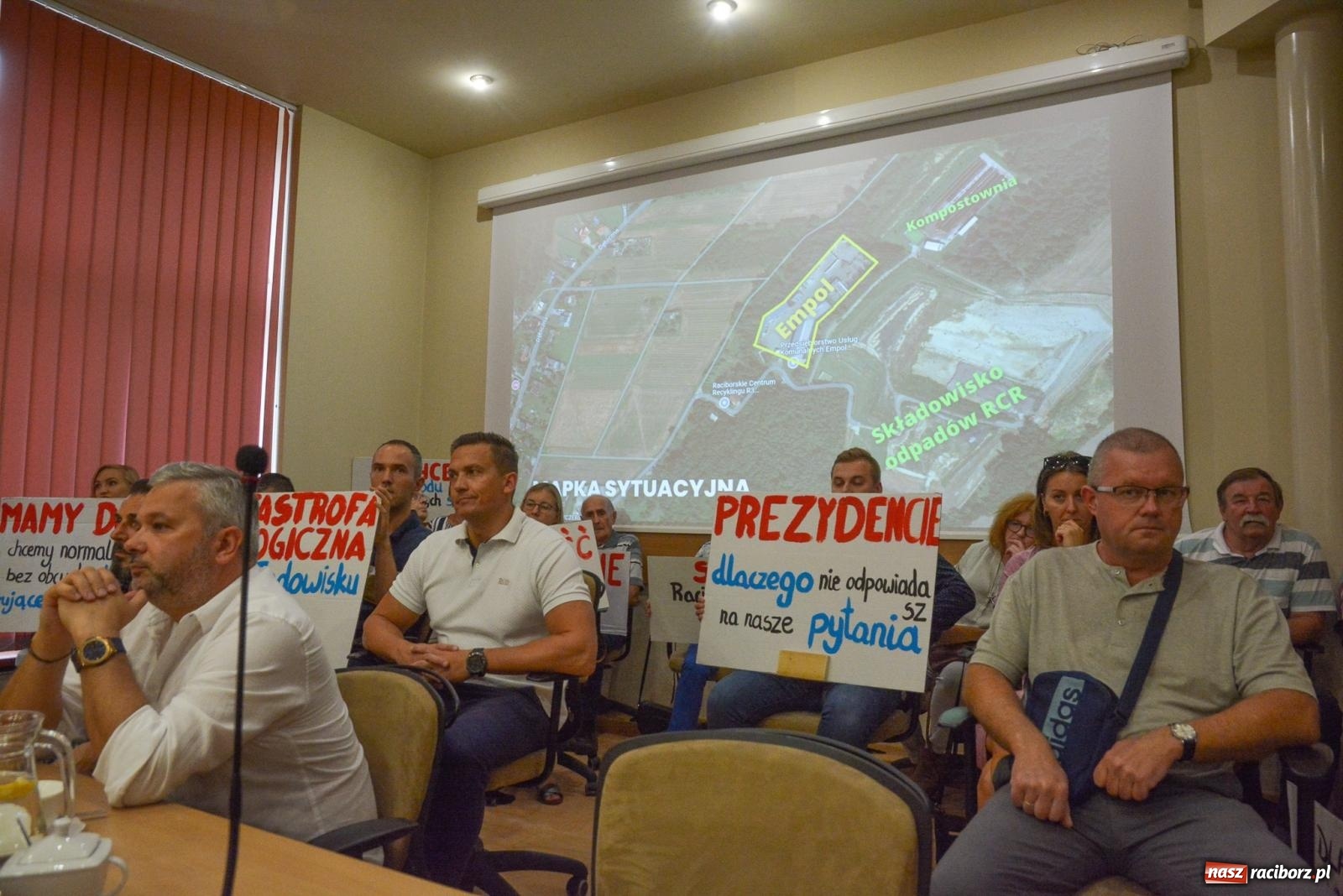 Zdjęcie w galerii na portalu naszraciborz.pl: Zakładnicy sporu. Burzliwa sesja o smrodzie na Brzeziu [FOTO] wiadomości z regionu