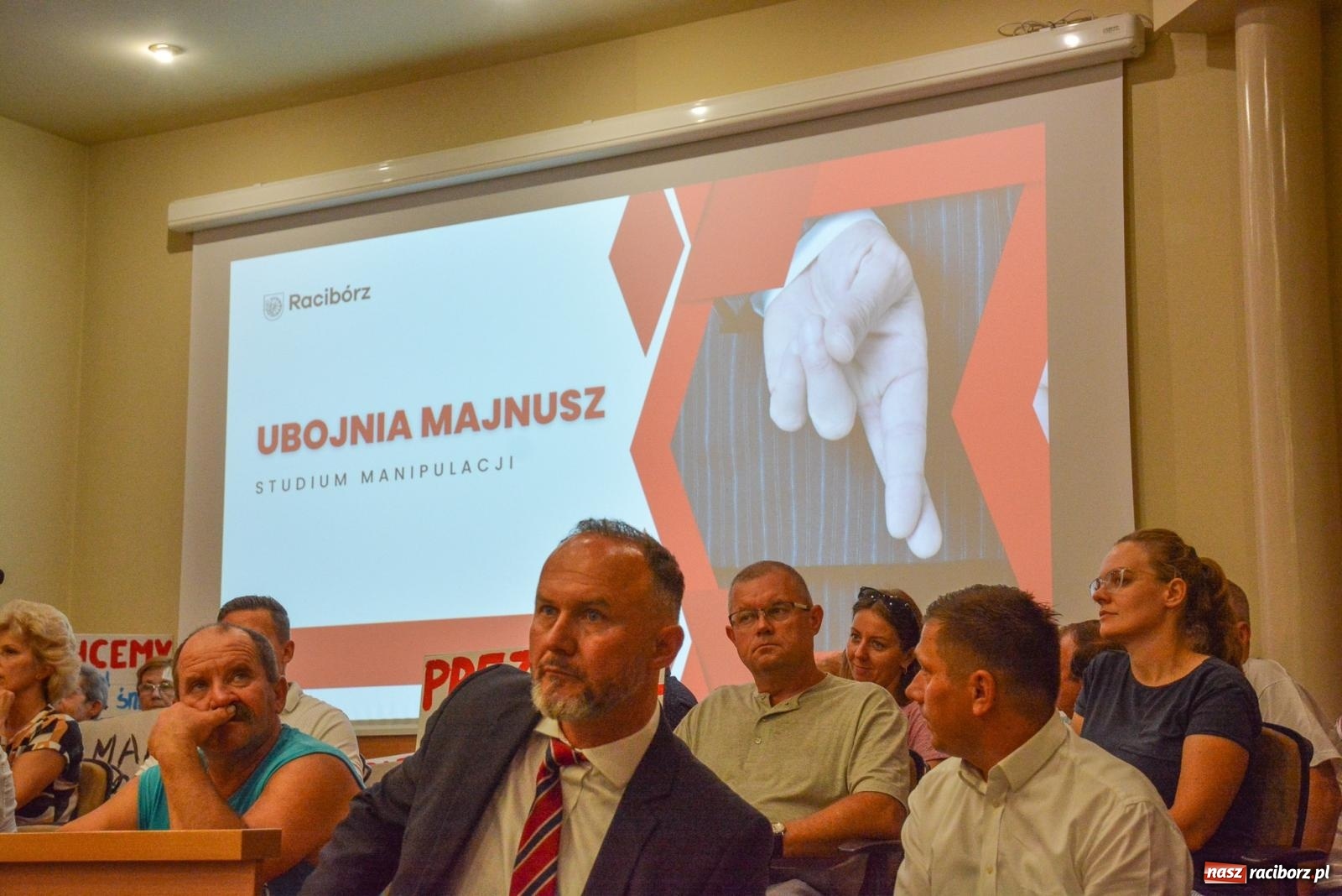 Zdjęcie w galerii na portalu naszraciborz.pl: Zakładnicy sporu. Burzliwa sesja o smrodzie na Brzeziu [FOTO] wiadomości z regionu