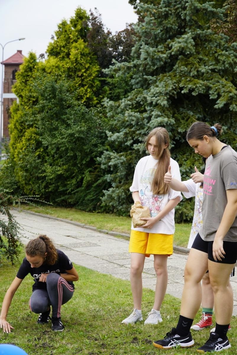 Zdjęcie w galerii na portalu naszraciborz.pl: Miasto wraz z dziećmi i mieszkańcami zasadziło krokusy wiadomości z regionu