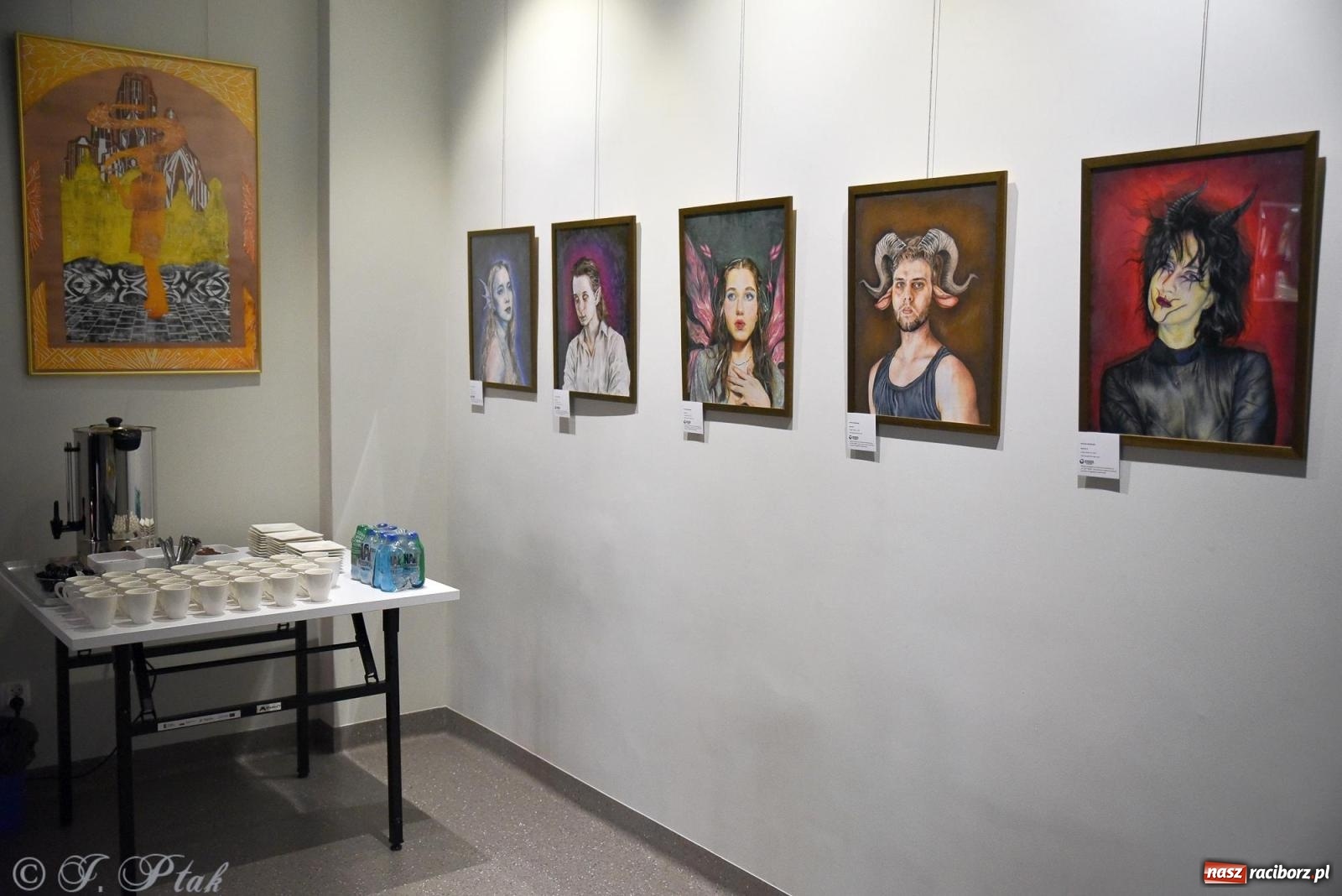 Zdjęcie w galerii na portalu naszraciborz.pl: Wystawa prac absolwentów ANS w raciborskiej Gawrze wiadomości z regionu