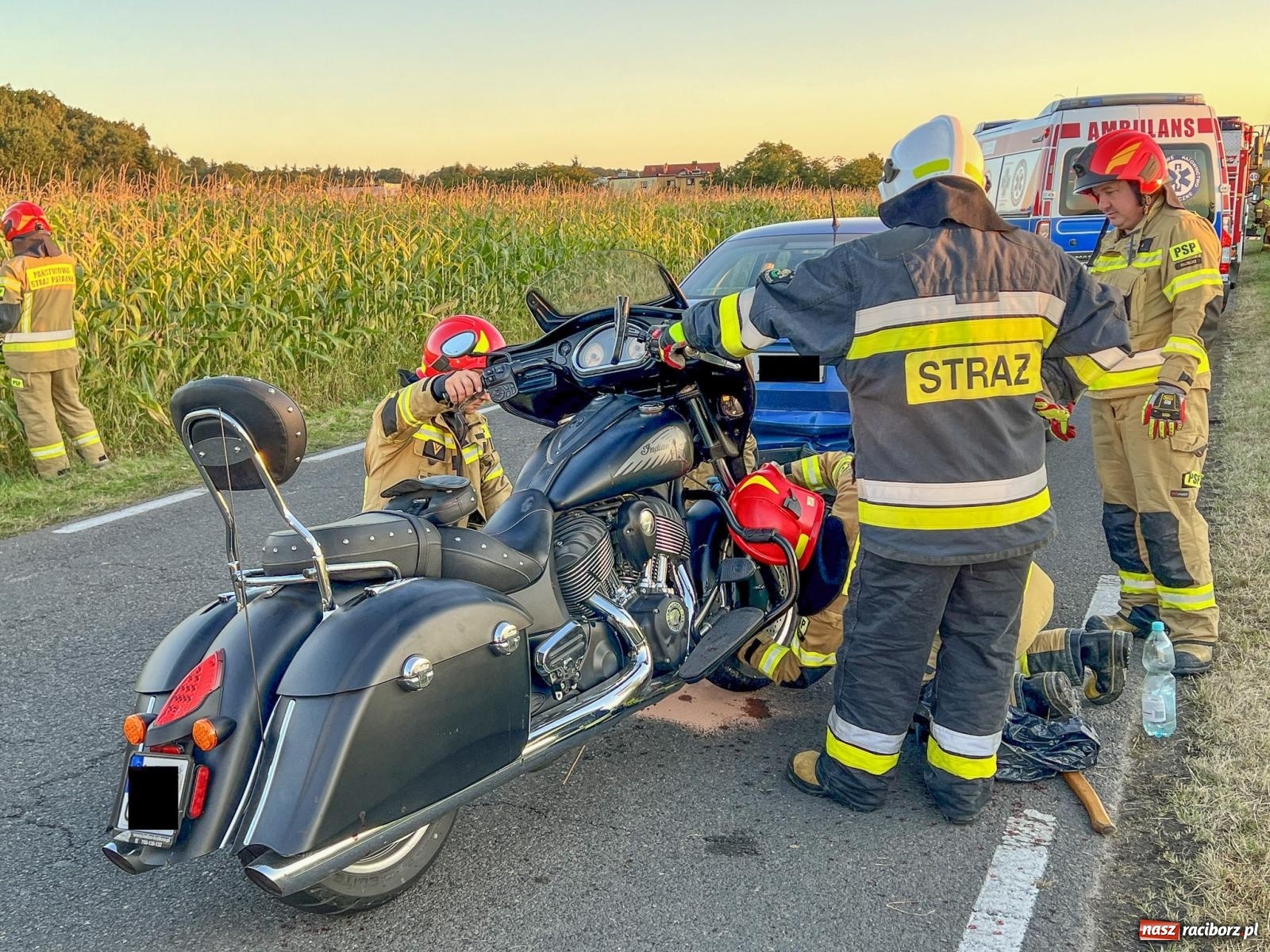 Zdjęcie w galerii na portalu naszraciborz.pl: Zderzenie motocykla i osobówki na Drzewieckiego. 30 tys. zł strat [FOTO] wiadomości z regionu