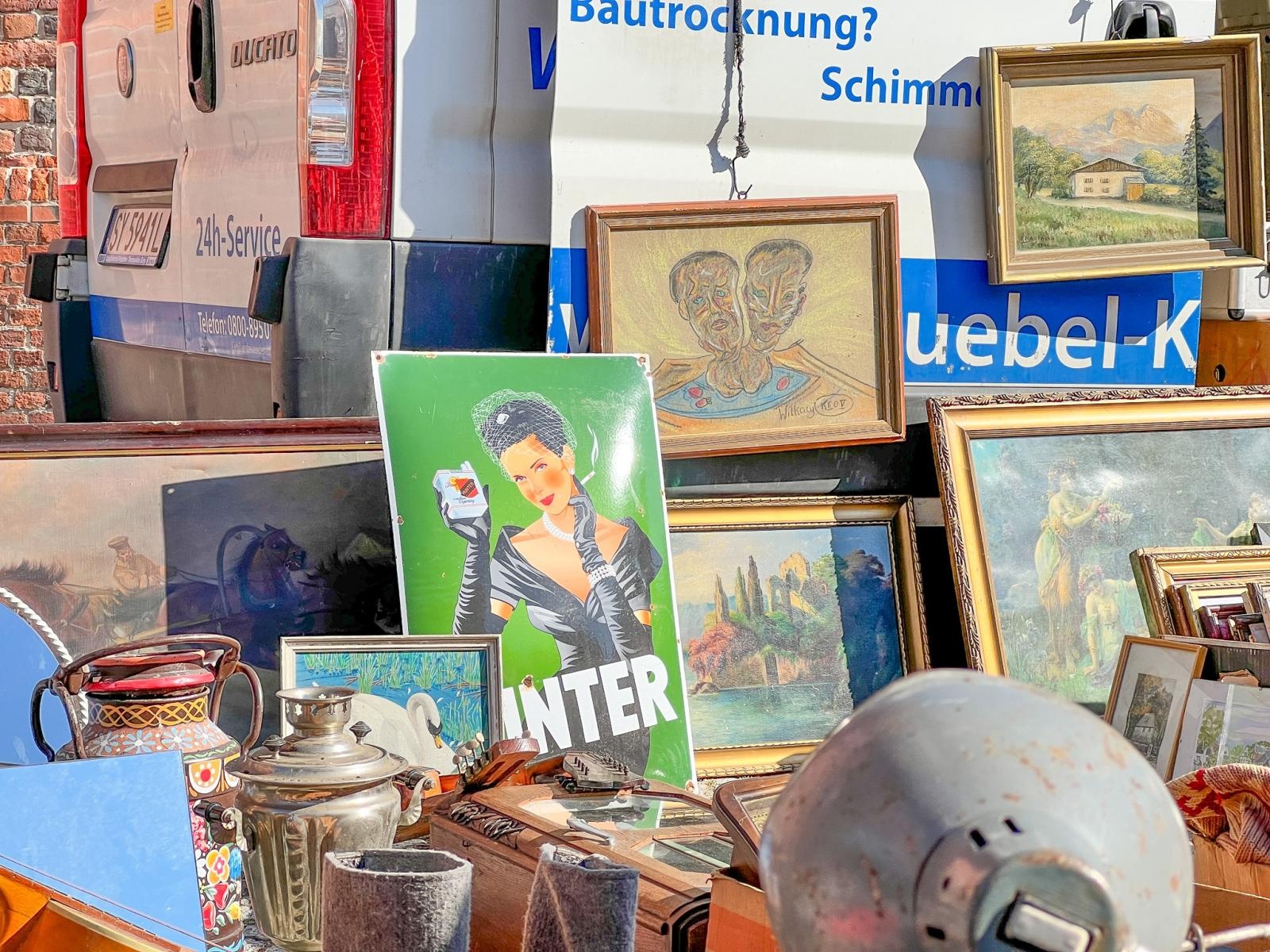 Zdjęcie w galerii na portalu naszraciborz.pl: Antyki, starocie i ciuchy. Sobotni targ i bazarek wiadomości z regionu