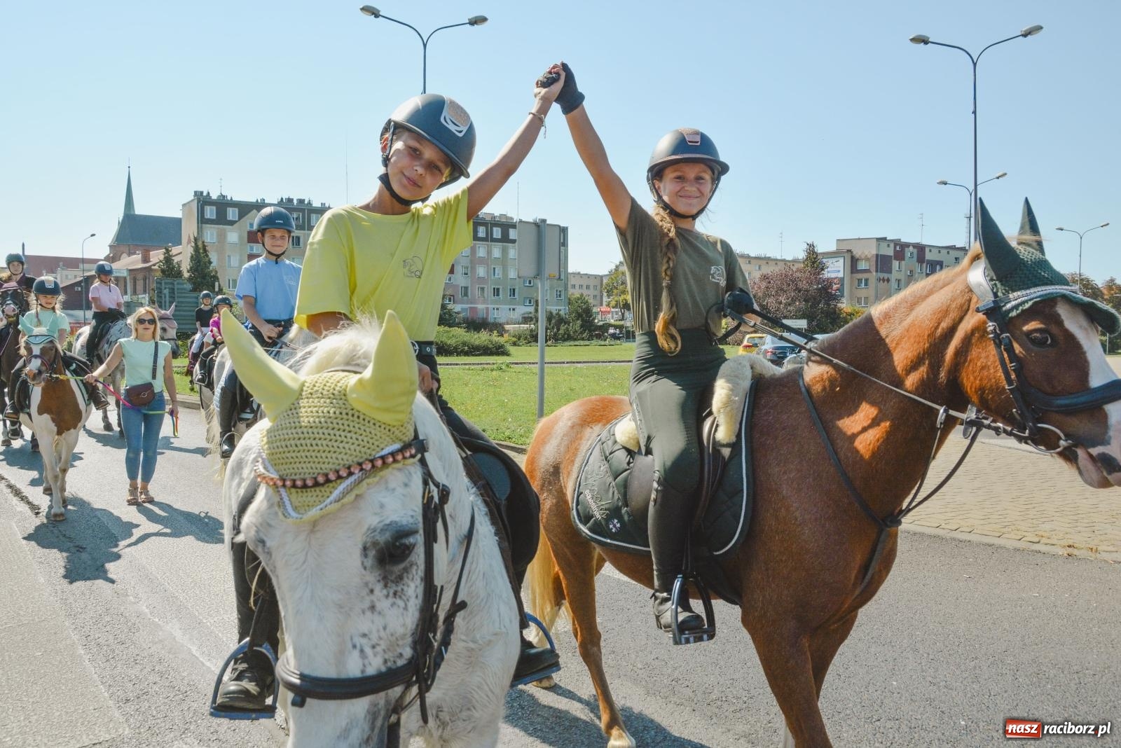 Zdjęcie w galerii na portalu naszraciborz.pl: Raciborski Hubertus. Parada konna przez miasto [FOTO i WIDEO] wiadomości z regionu