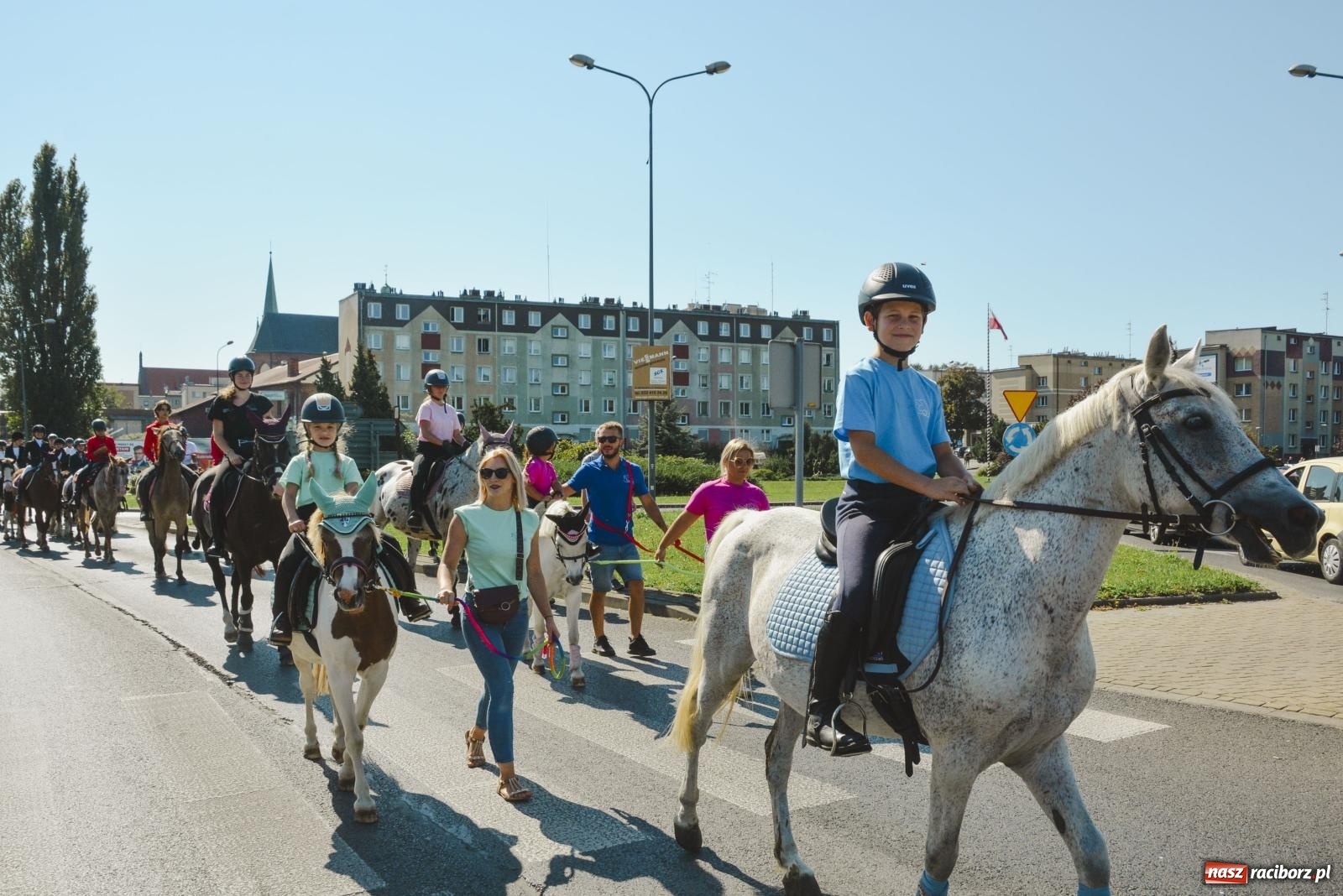 Zdjęcie w galerii na portalu naszraciborz.pl: Raciborski Hubertus. Parada konna przez miasto [FOTO i WIDEO] wiadomości z regionu