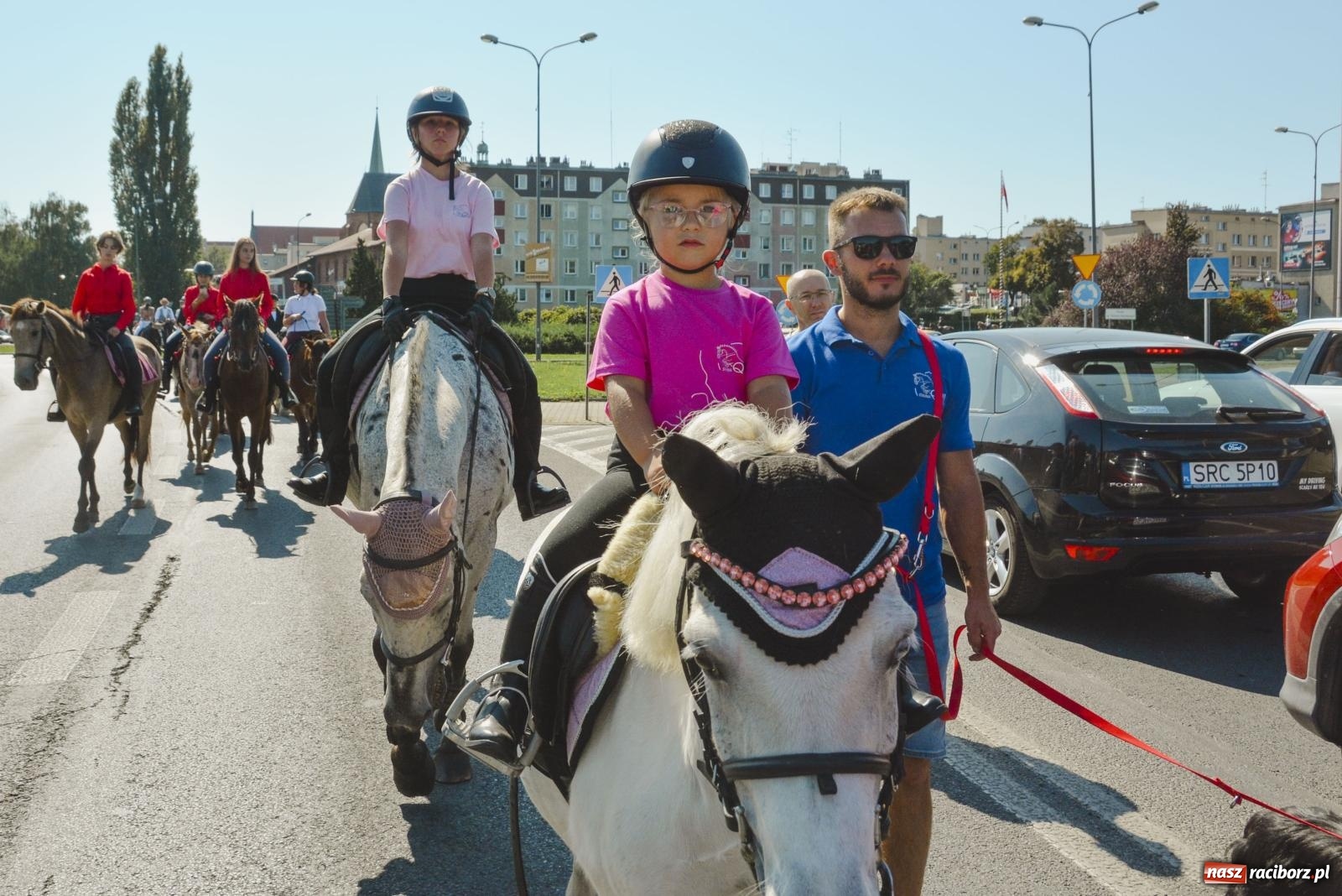 Zdjęcie w galerii na portalu naszraciborz.pl: Raciborski Hubertus. Parada konna przez miasto [FOTO i WIDEO] wiadomości z regionu